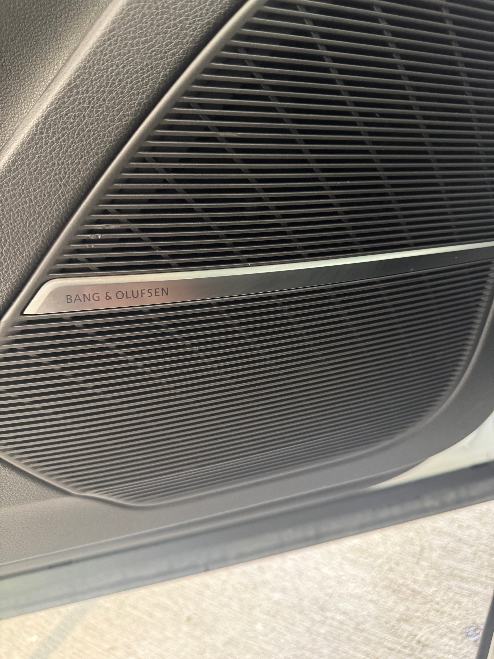 AUDI 4.0 V8 TFSI quattro T-Tronic-image-11