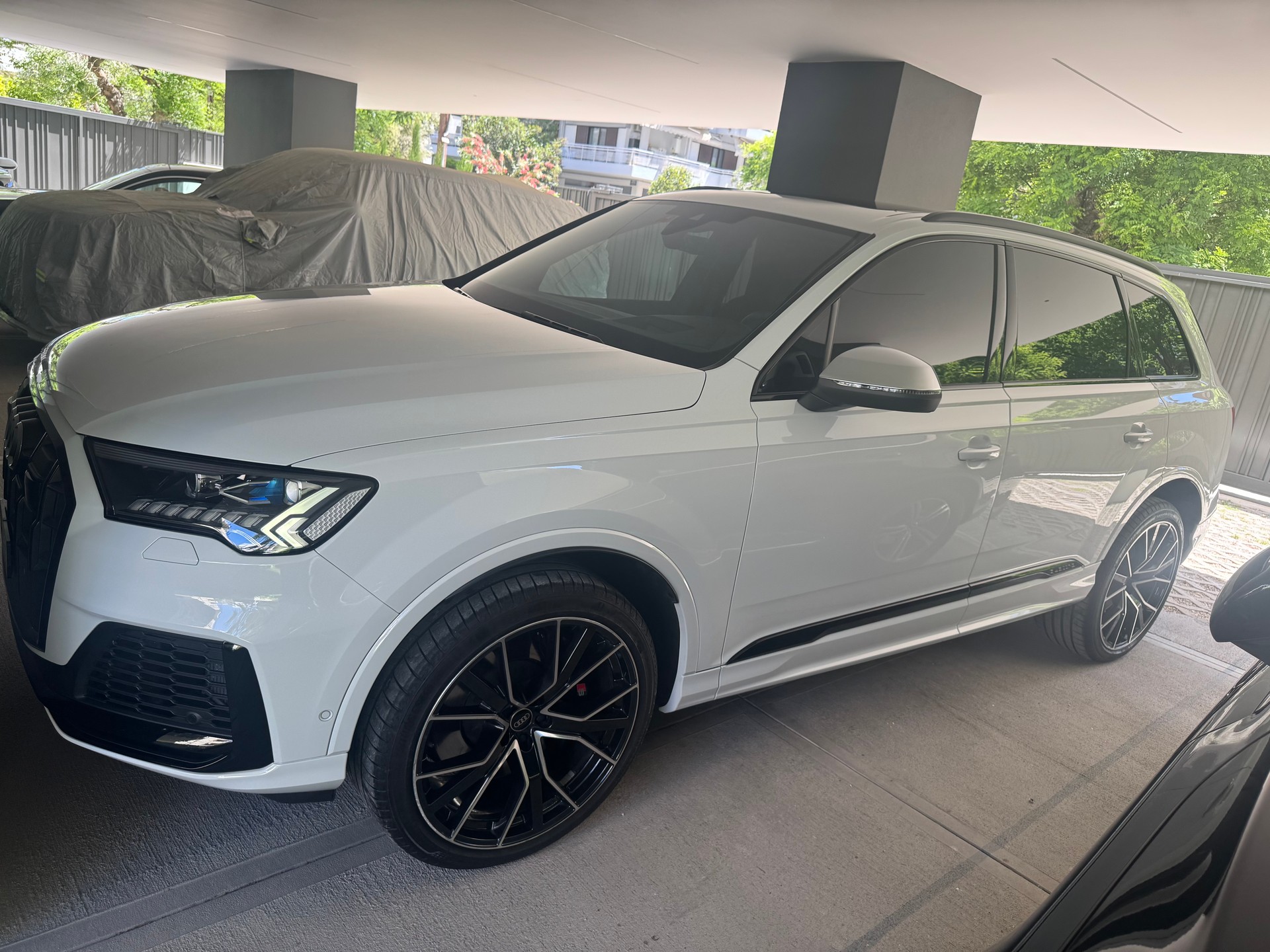 AUDI 4.0 V8 TFSI quattro T-Tronic