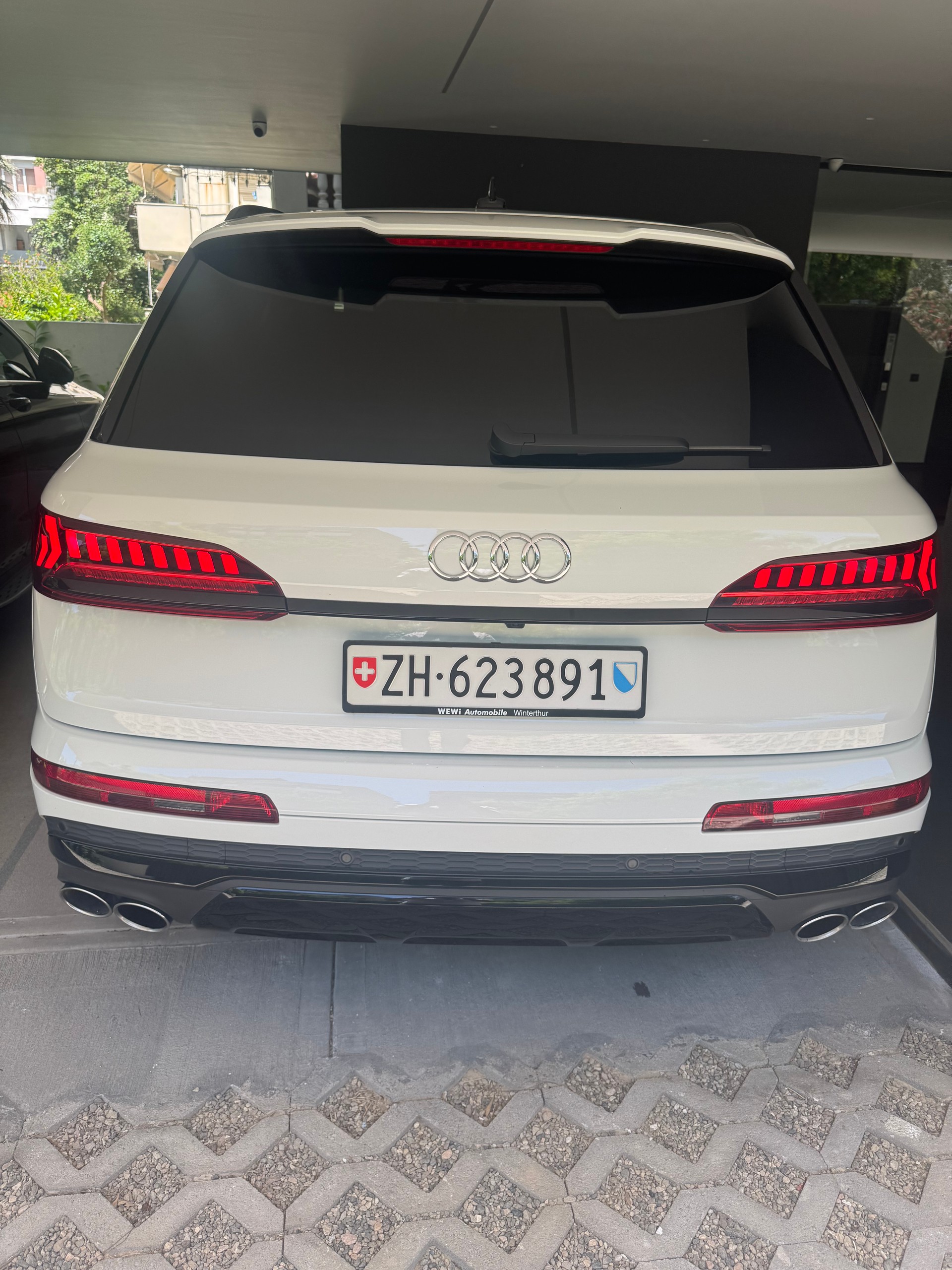 AUDI 4.0 V8 TFSI quattro T-Tronic-image-3