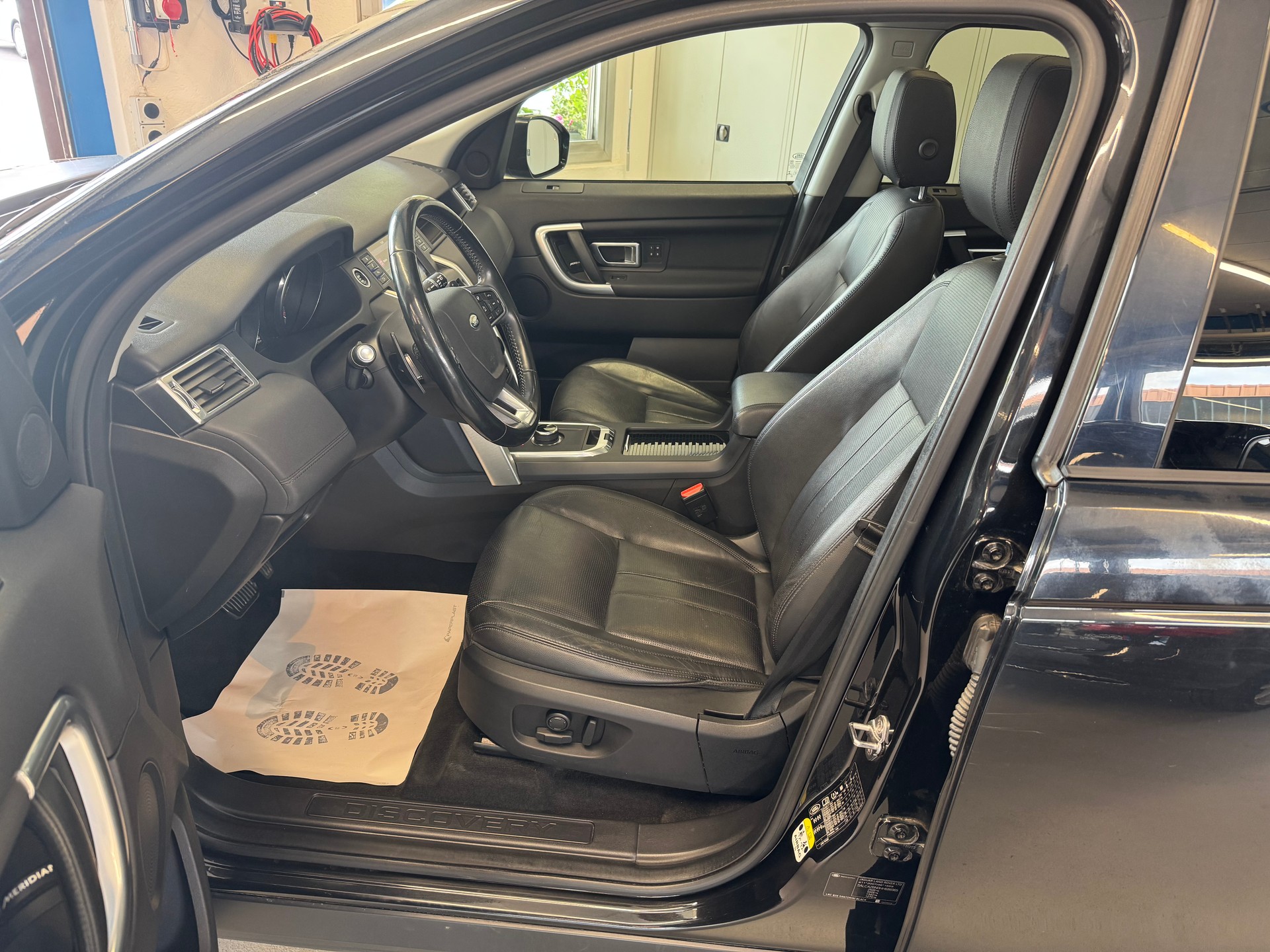 LAND ROVER Discovery Sport 2.0 TD4 HSE AT9-image-6