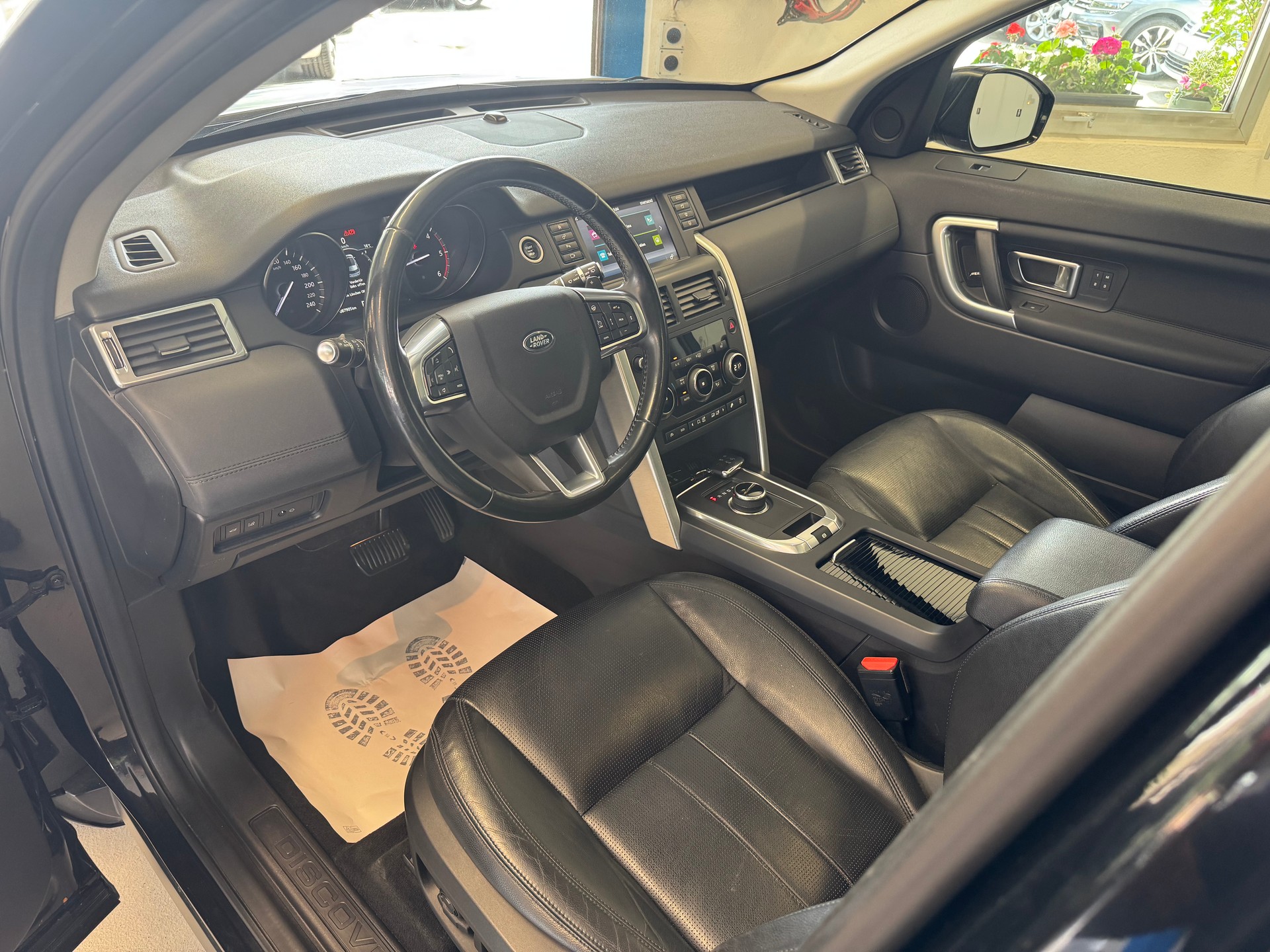 LAND ROVER Discovery Sport 2.0 TD4 HSE AT9-image-7