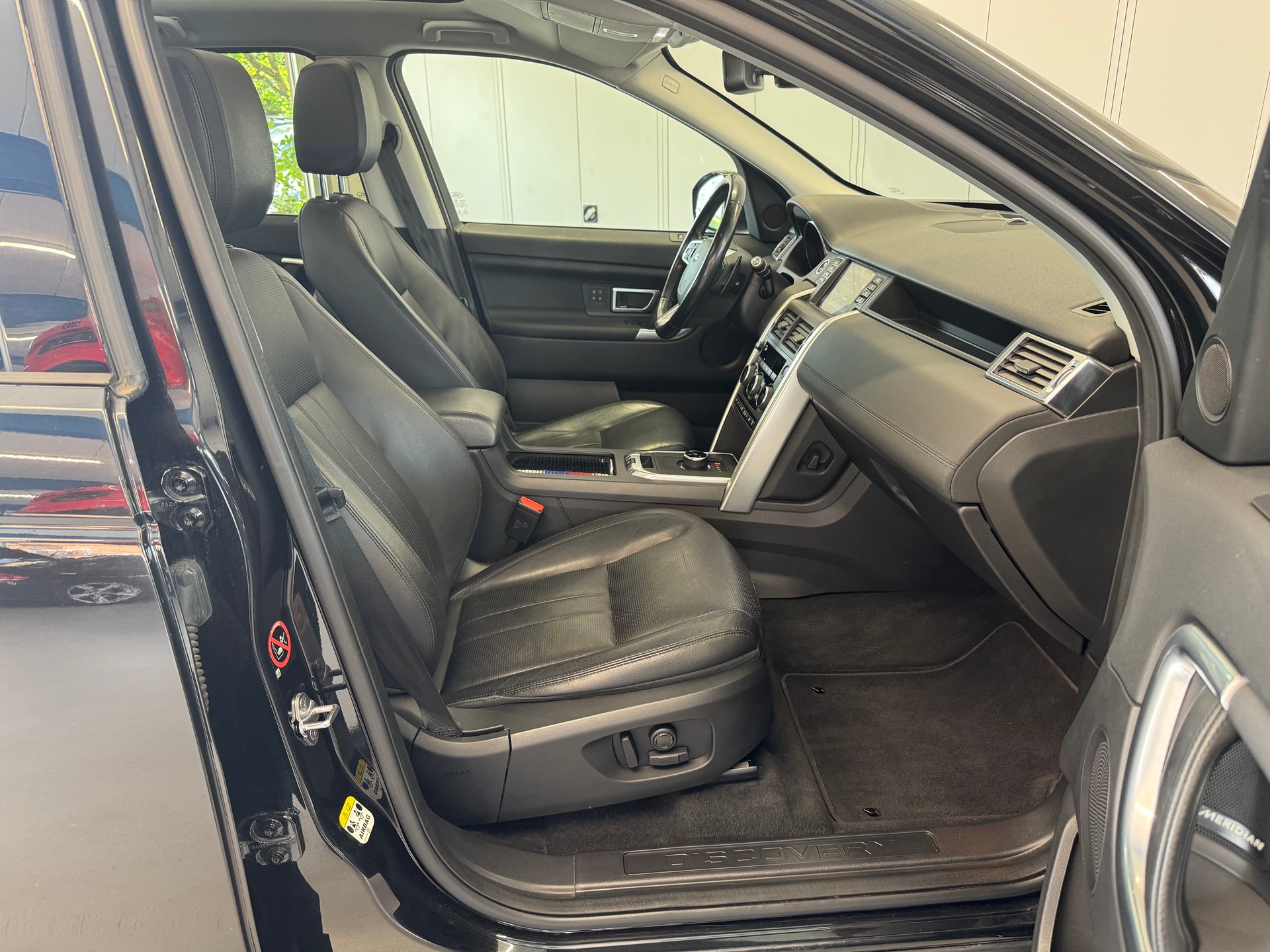 LAND ROVER Discovery Sport 2.0 TD4 HSE AT9-image-10