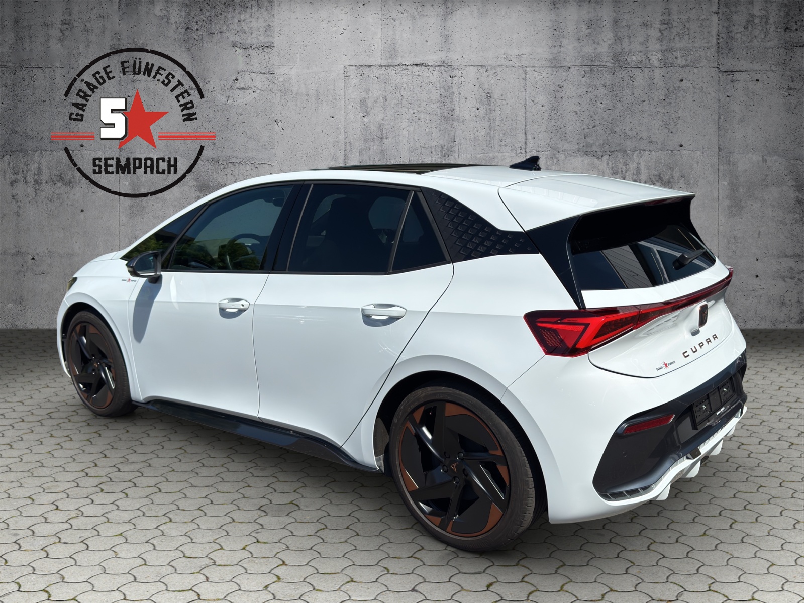 CUPRA Born 58 kWh-showroom-element-2