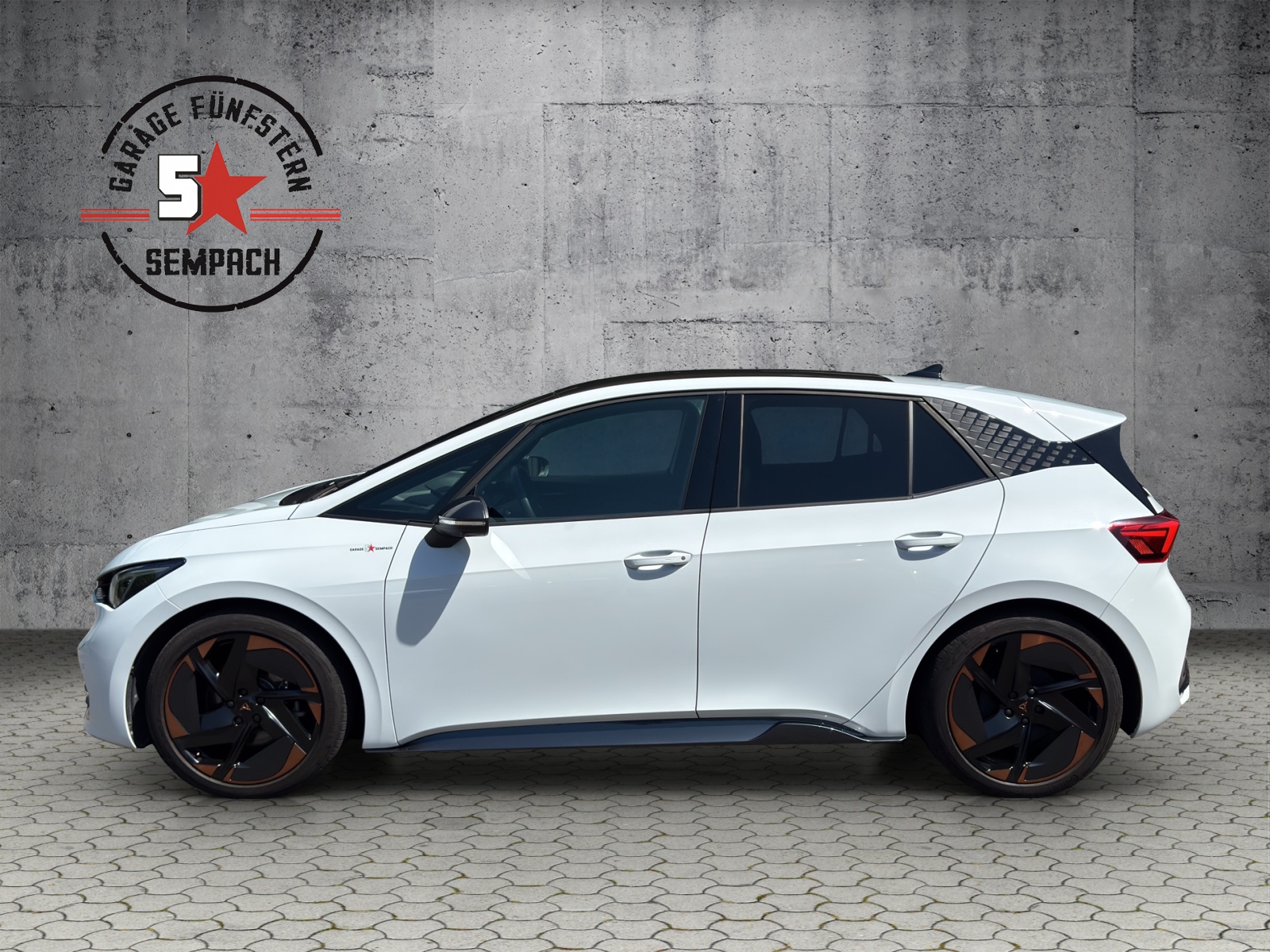 CUPRA Born 58 kWh-showroom-element-1