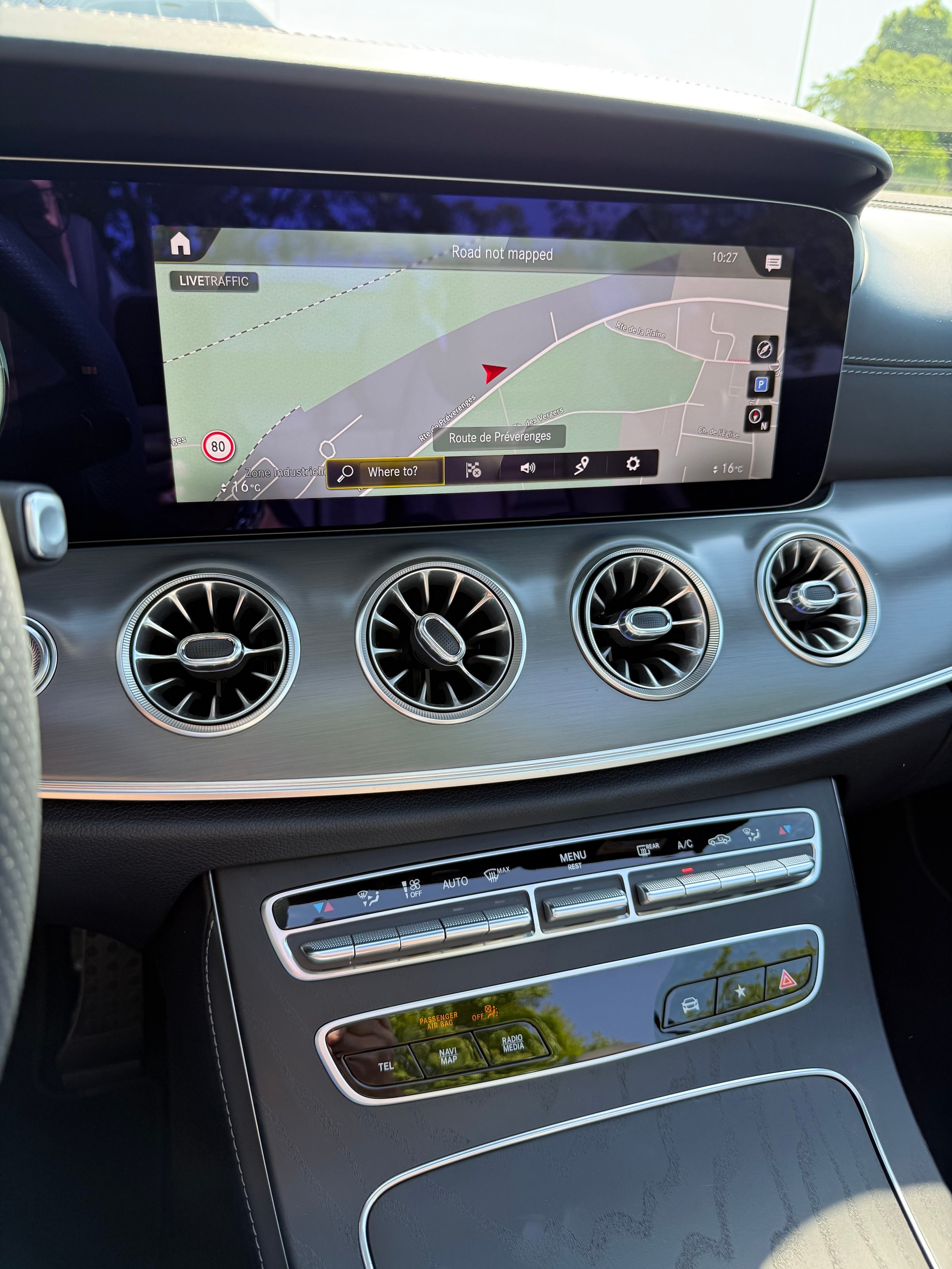 MERCEDES-BENZ E 200 Cabriolet 4Matic Night Edition 9G-Tronic-image-9