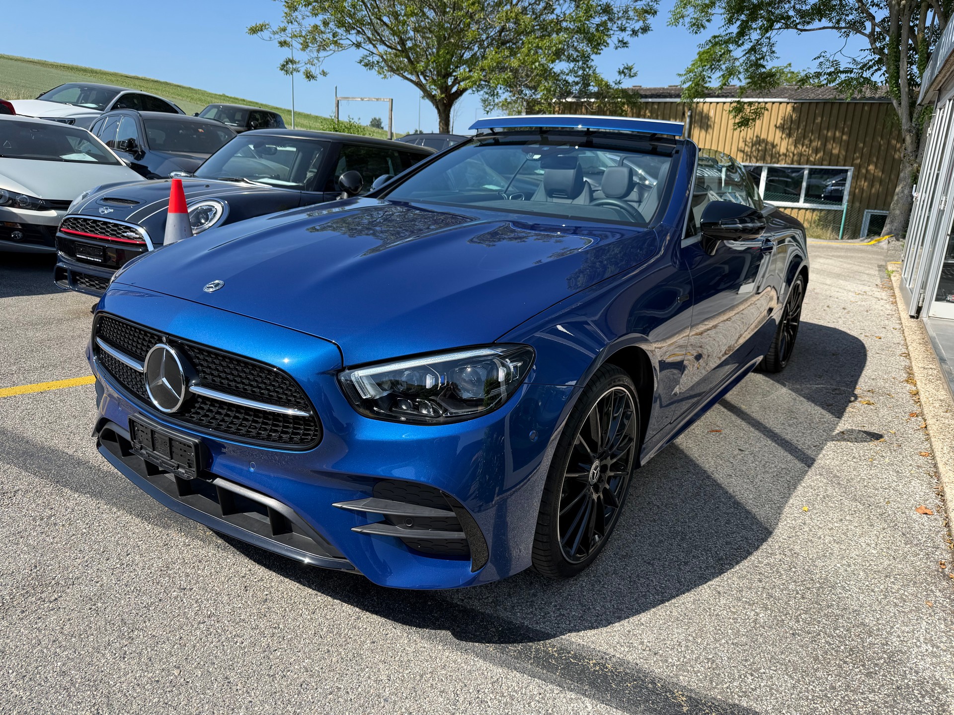 MERCEDES-BENZ E 200 Cabriolet 4Matic Night Edition 9G-Tronic-showroom-element-2