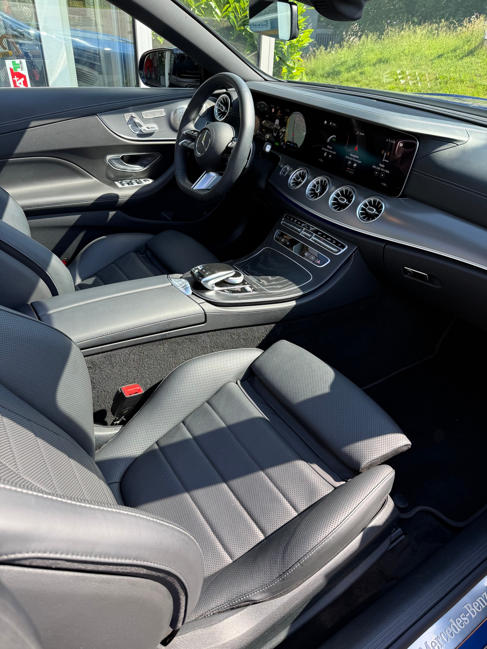 MERCEDES-BENZ E 200 Cabriolet 4Matic Night Edition 9G-Tronic-image-5