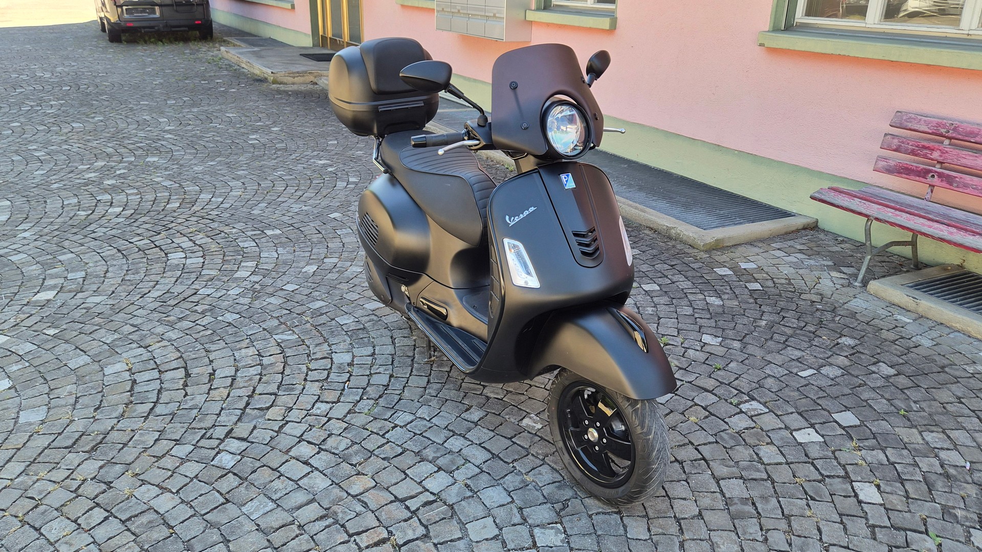 PIAGGIO Vespa GTS 300 Super Notte-image-7