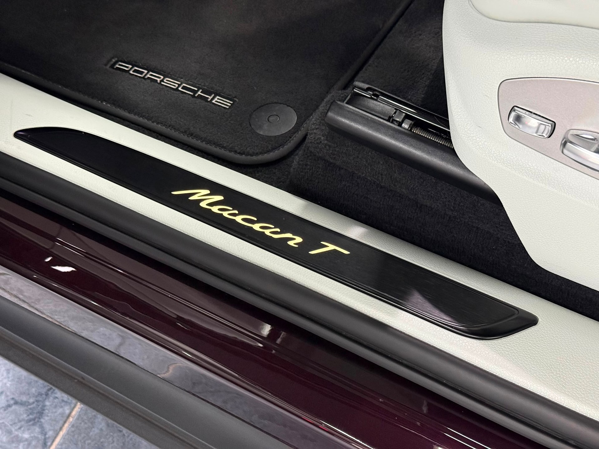 PORSCHE Macan T PDK-image-28