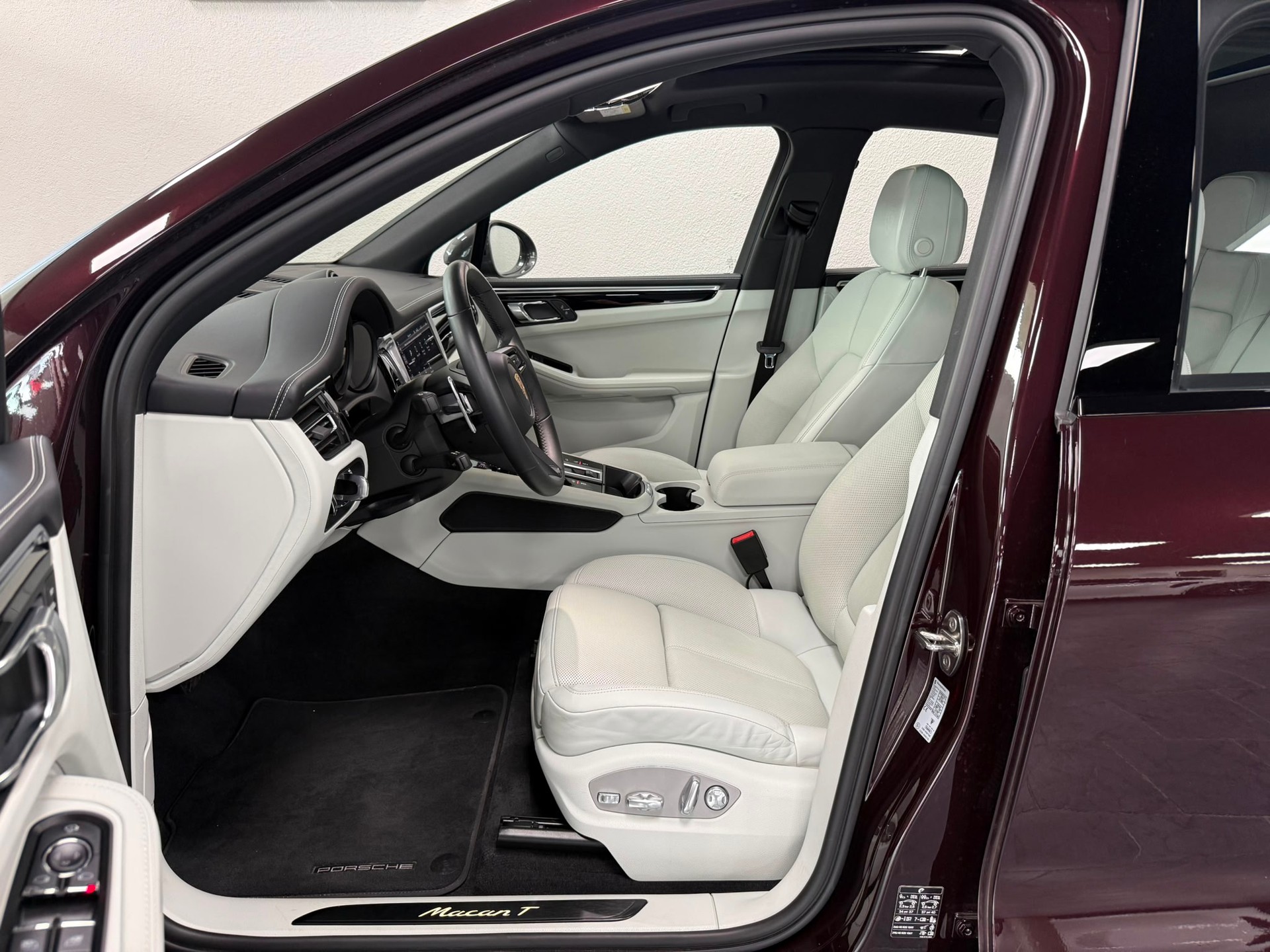 PORSCHE Macan T PDK-image-9