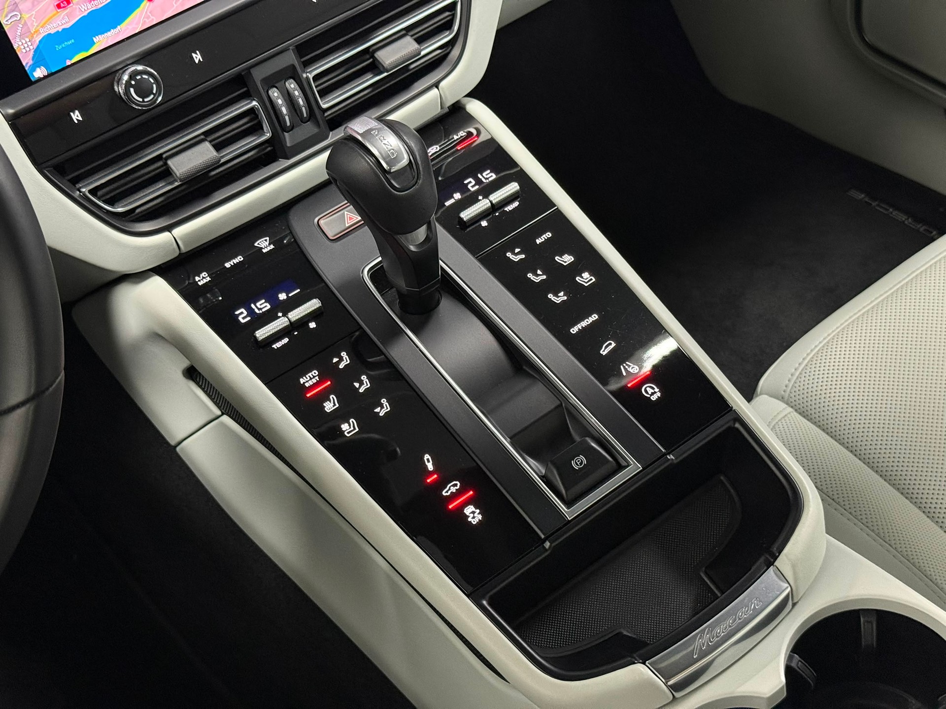 PORSCHE Macan T PDK-image-23