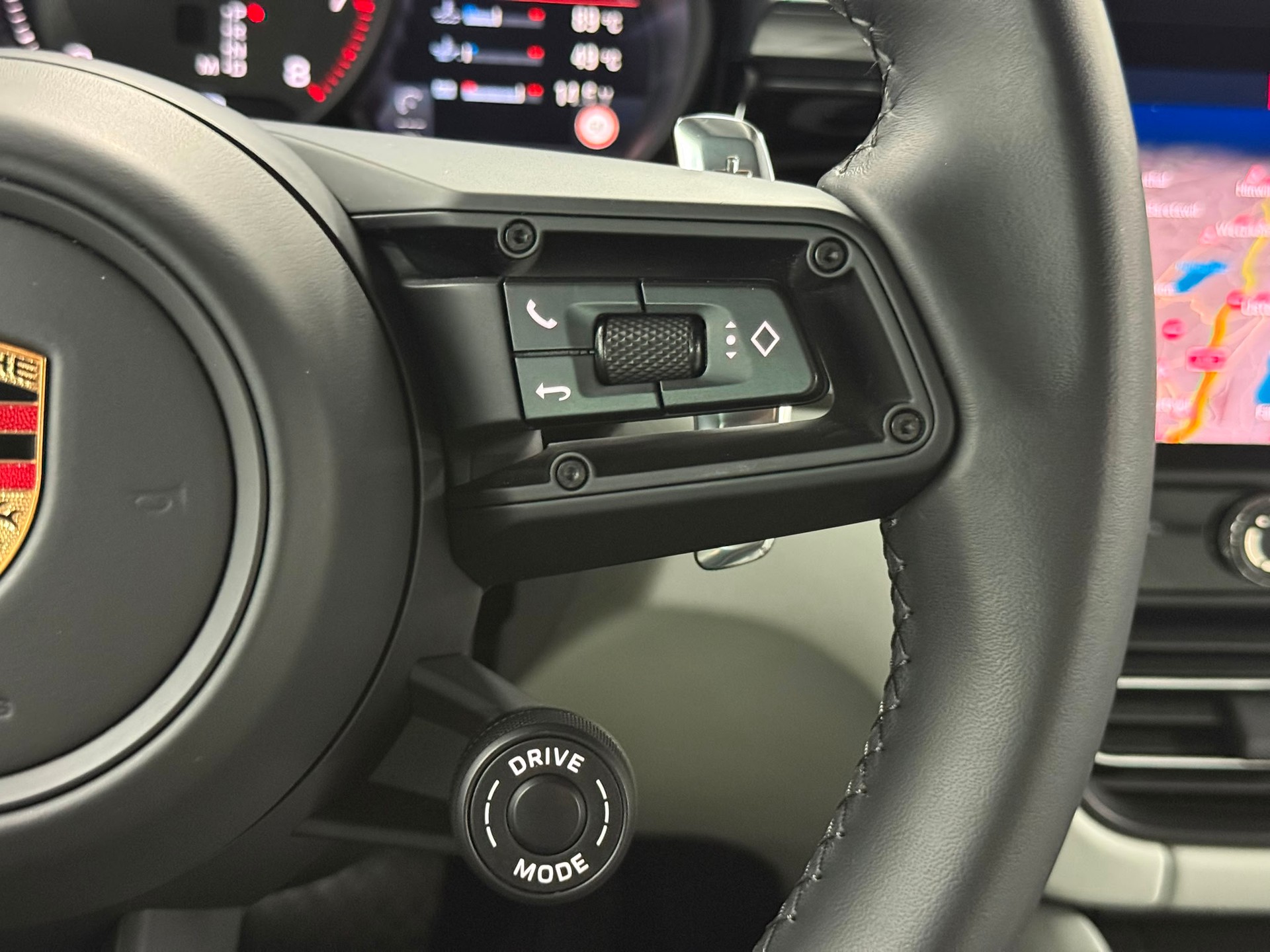PORSCHE Macan T PDK-image-18