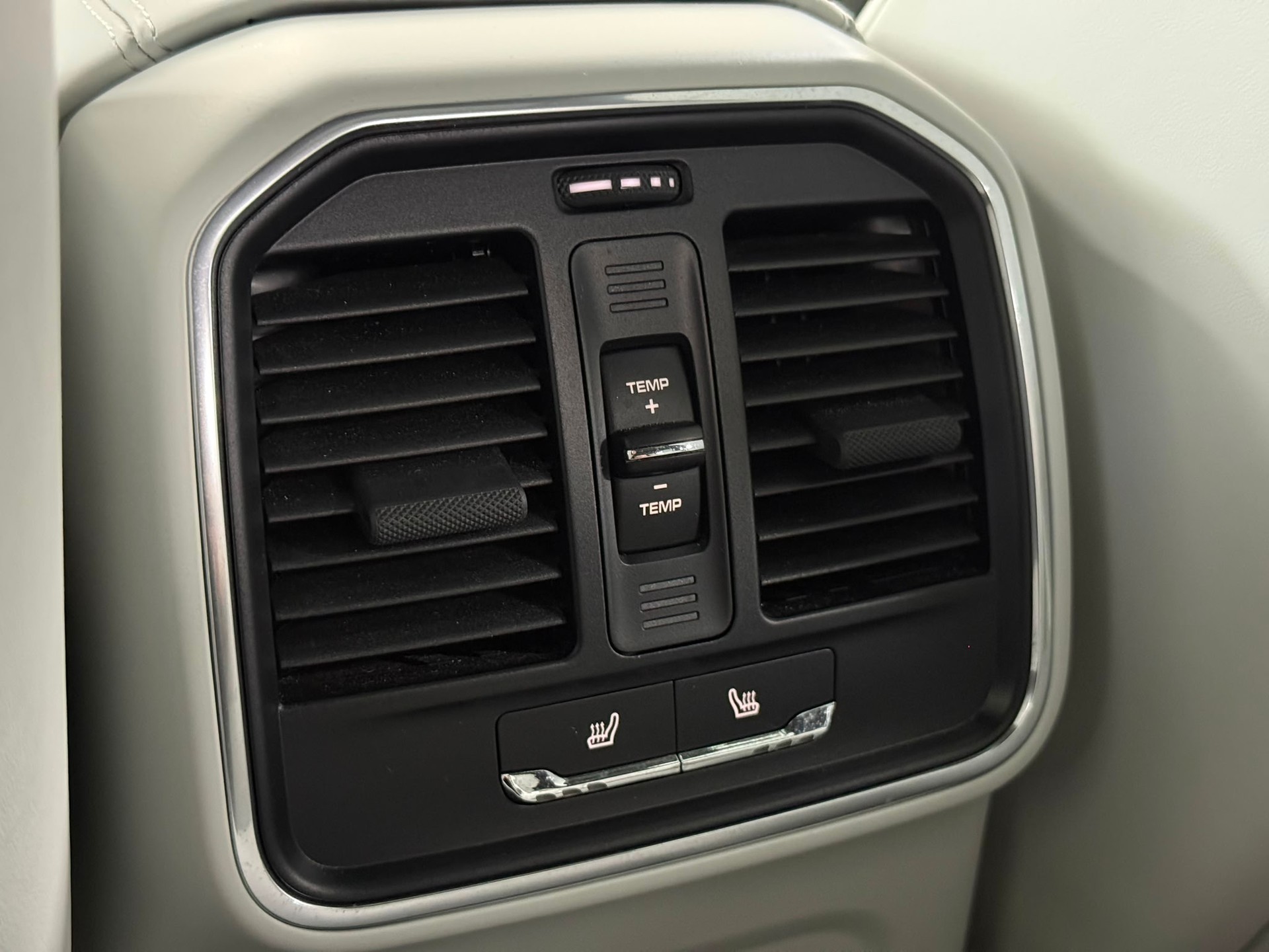 PORSCHE Macan T PDK-image-29