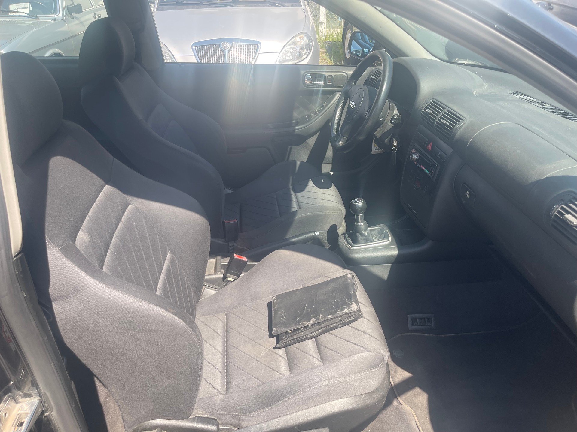AUDI A3 1.8 T Ambiente-image-4