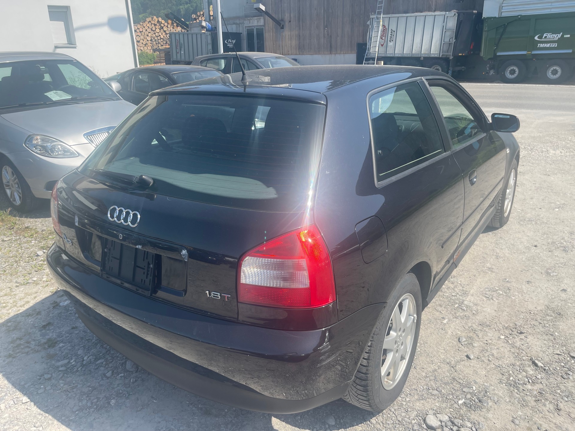 AUDI A3 1.8 T Ambiente-image-3