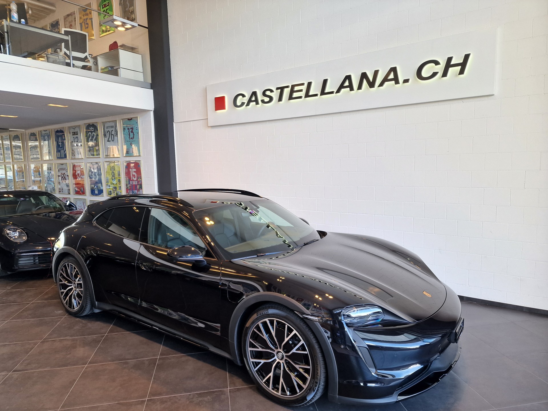PORSCHE Taycan 4 Cross Turismo