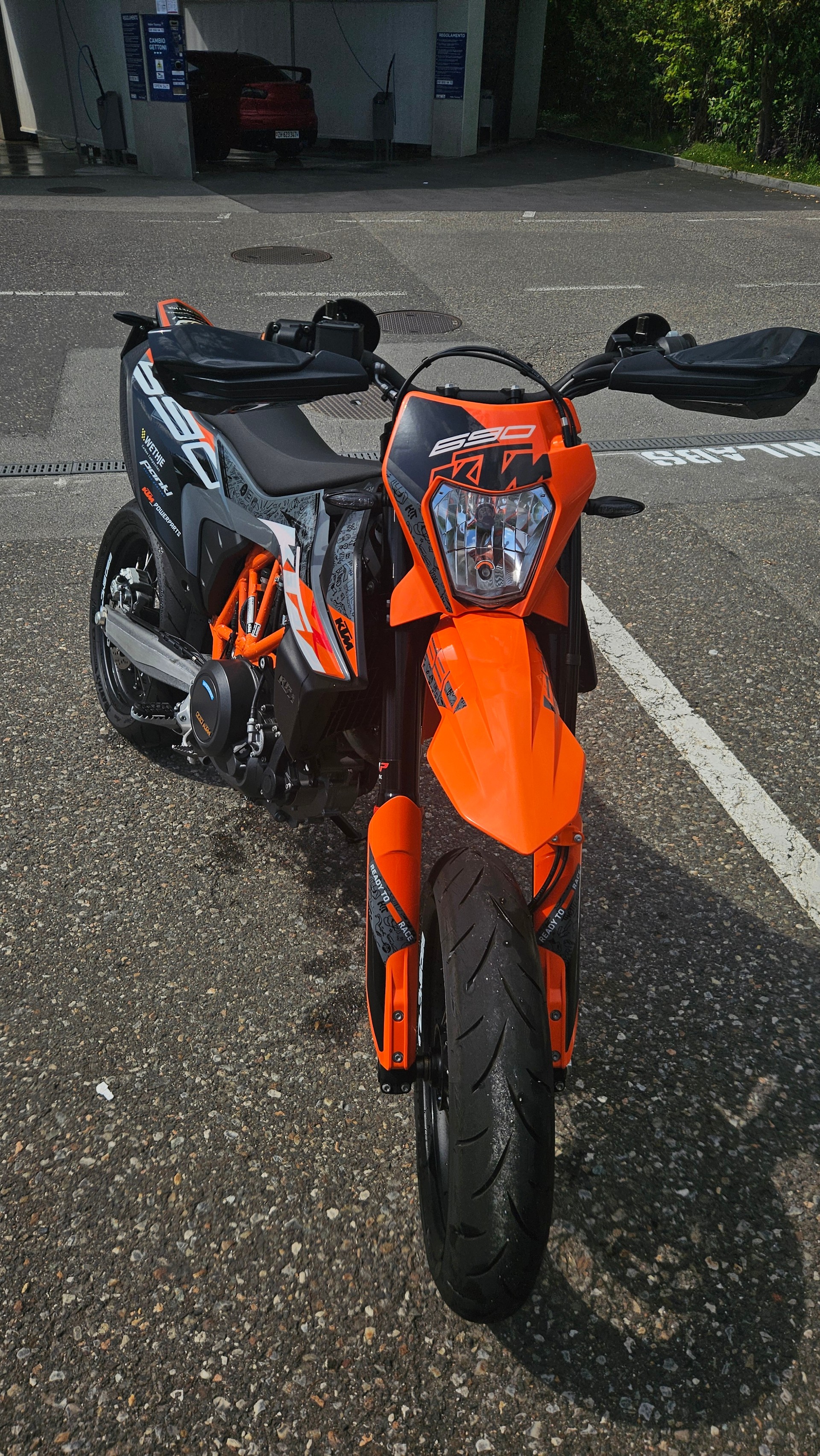 KTM 690 SMC R-image-1