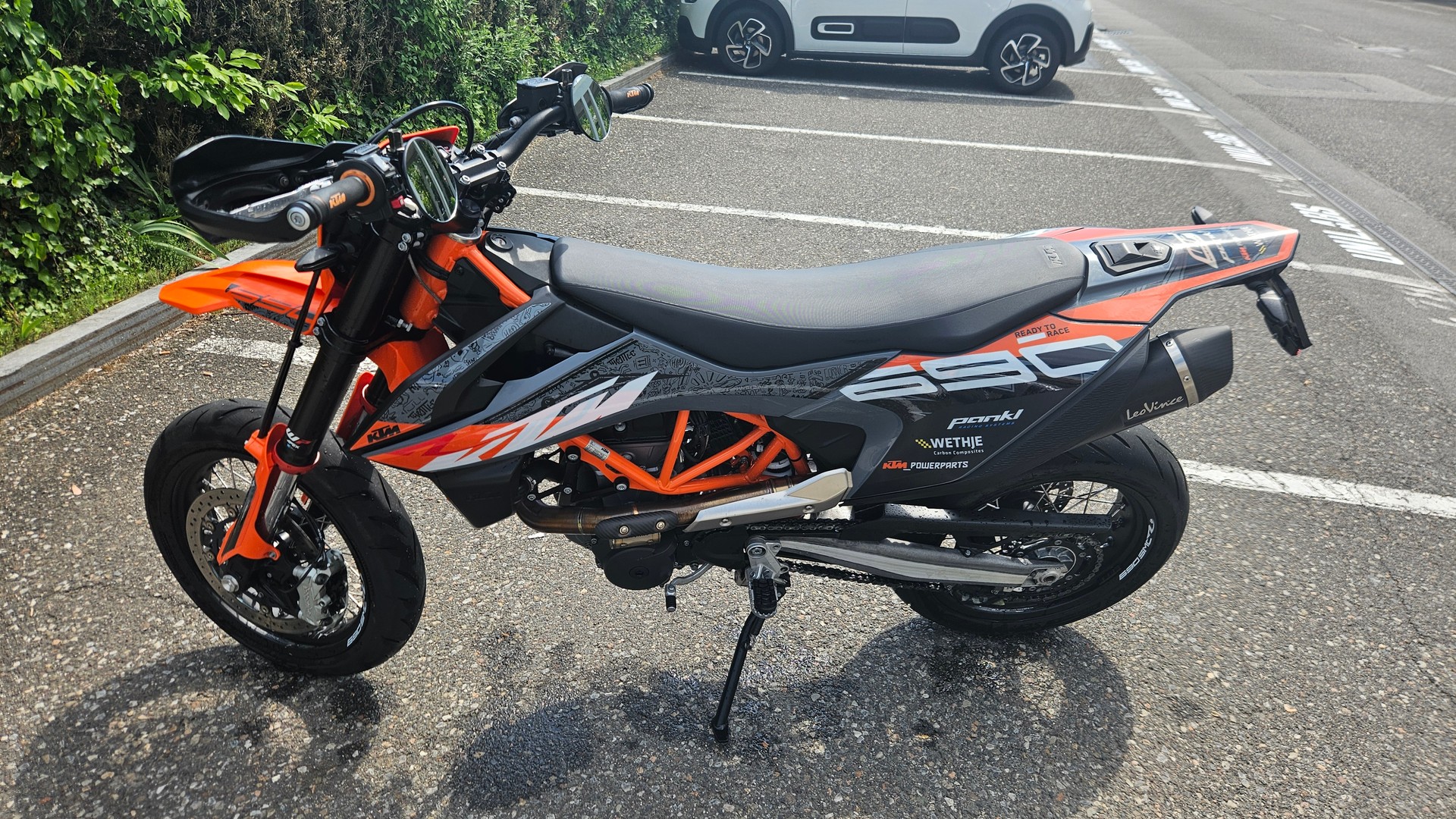 KTM 690 SMC R-image-3