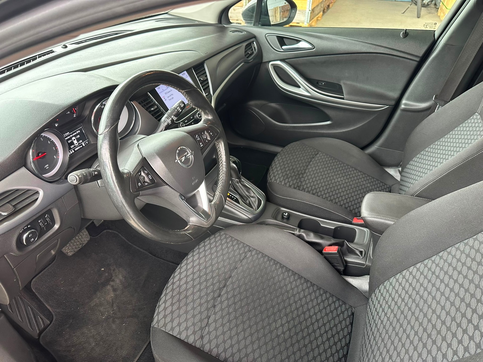 OPEL Astra 1.4i Turbo Enjoy Automatic-image-8
