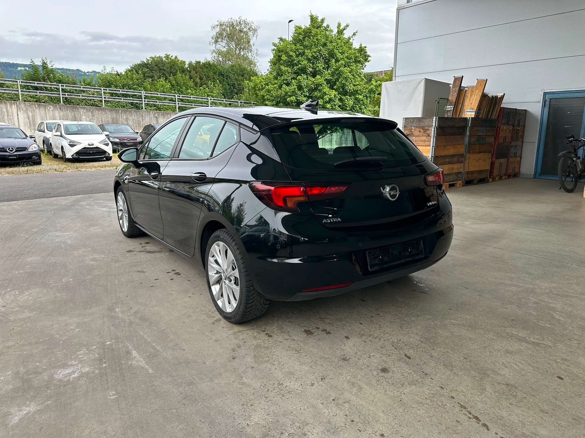 OPEL Astra 1.4i Turbo Enjoy Automatic-image-4