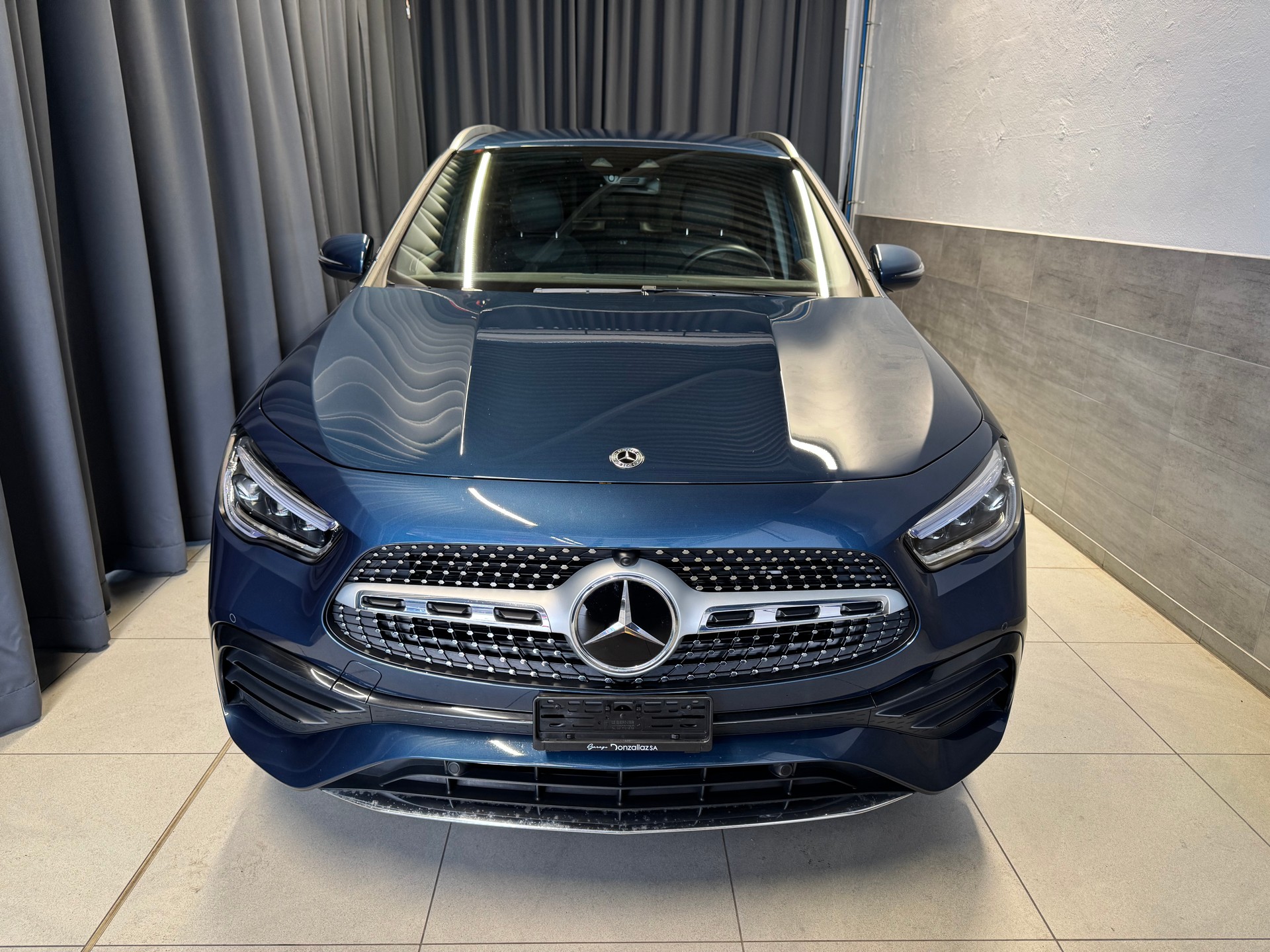 MERCEDES-BENZ GLA 200 4Matic AMG Line 8G-DCT(7)(M)-showroom-element-1