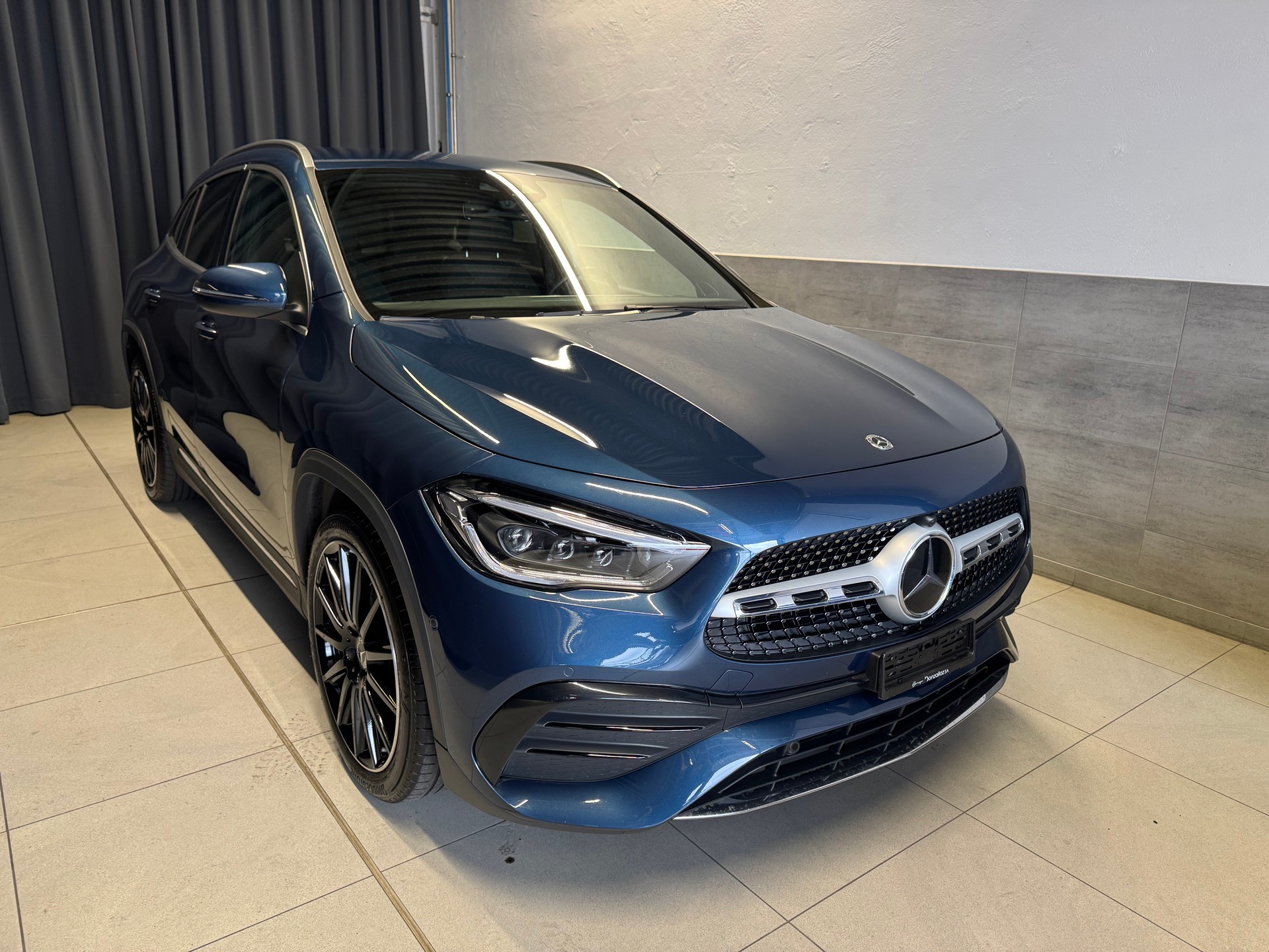 MERCEDES-BENZ GLA 200 4Matic AMG Line 8G-DCT(7)(M)
