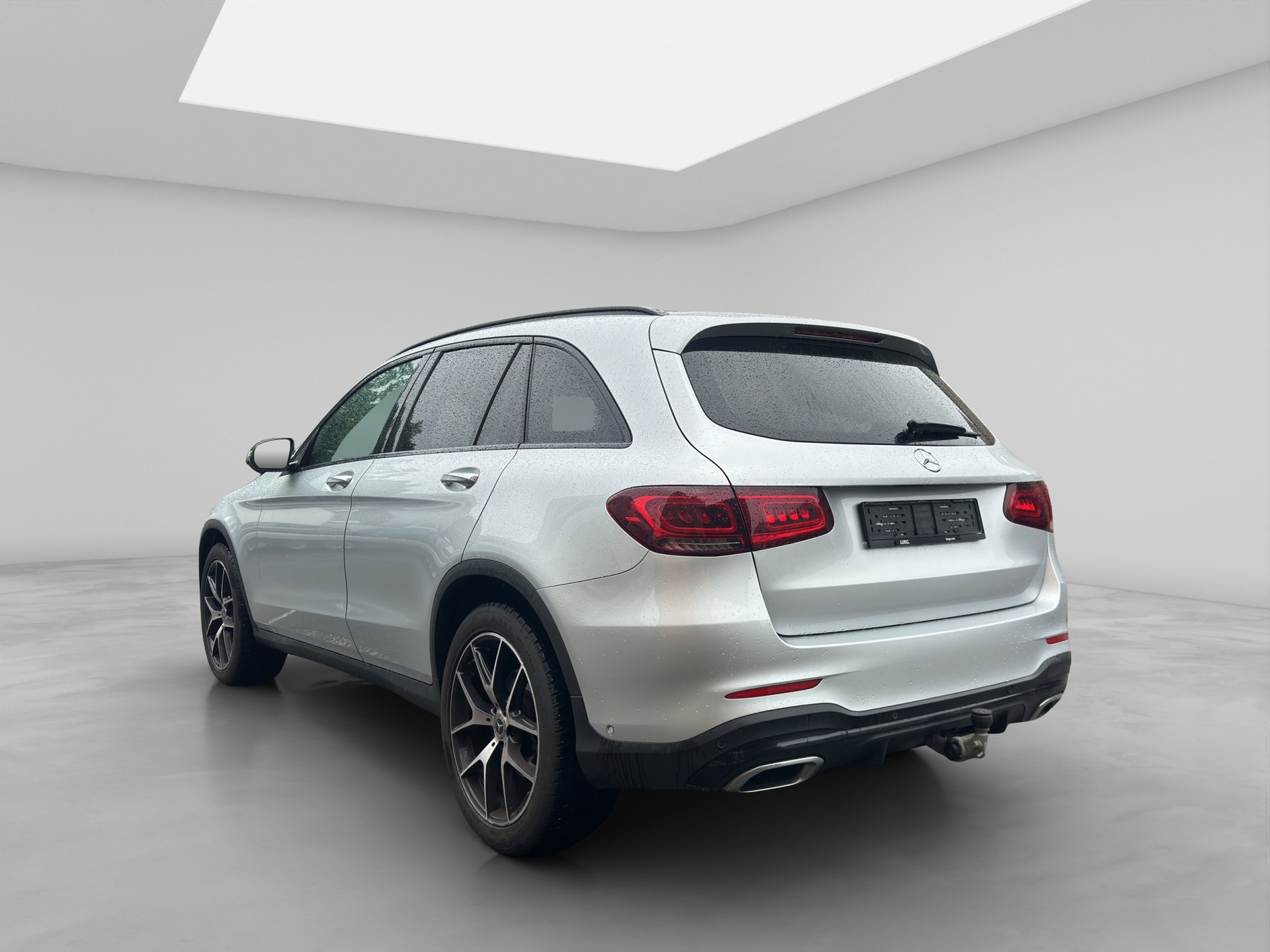 MERCEDES-BENZ GLC 220 d AMG Line 4Matic 9G-Tronic-showroom-element-3