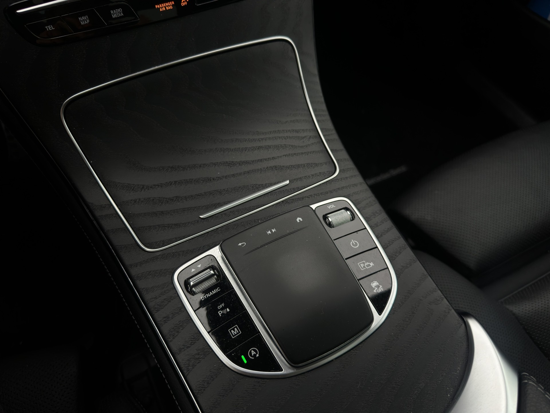 MERCEDES-BENZ GLC 220 d AMG Line 4Matic 9G-Tronic-image-13
