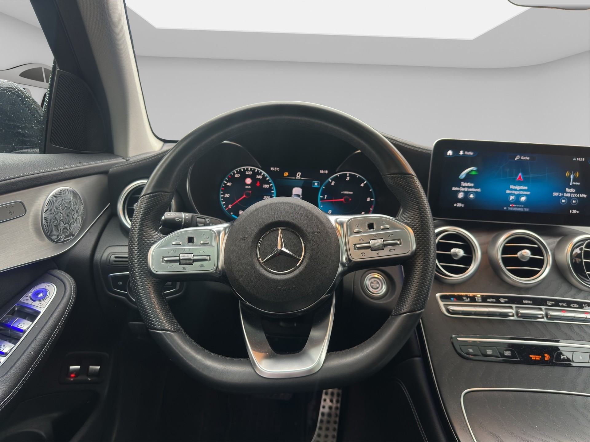 MERCEDES-BENZ GLC 220 d AMG Line 4Matic 9G-Tronic-image-9