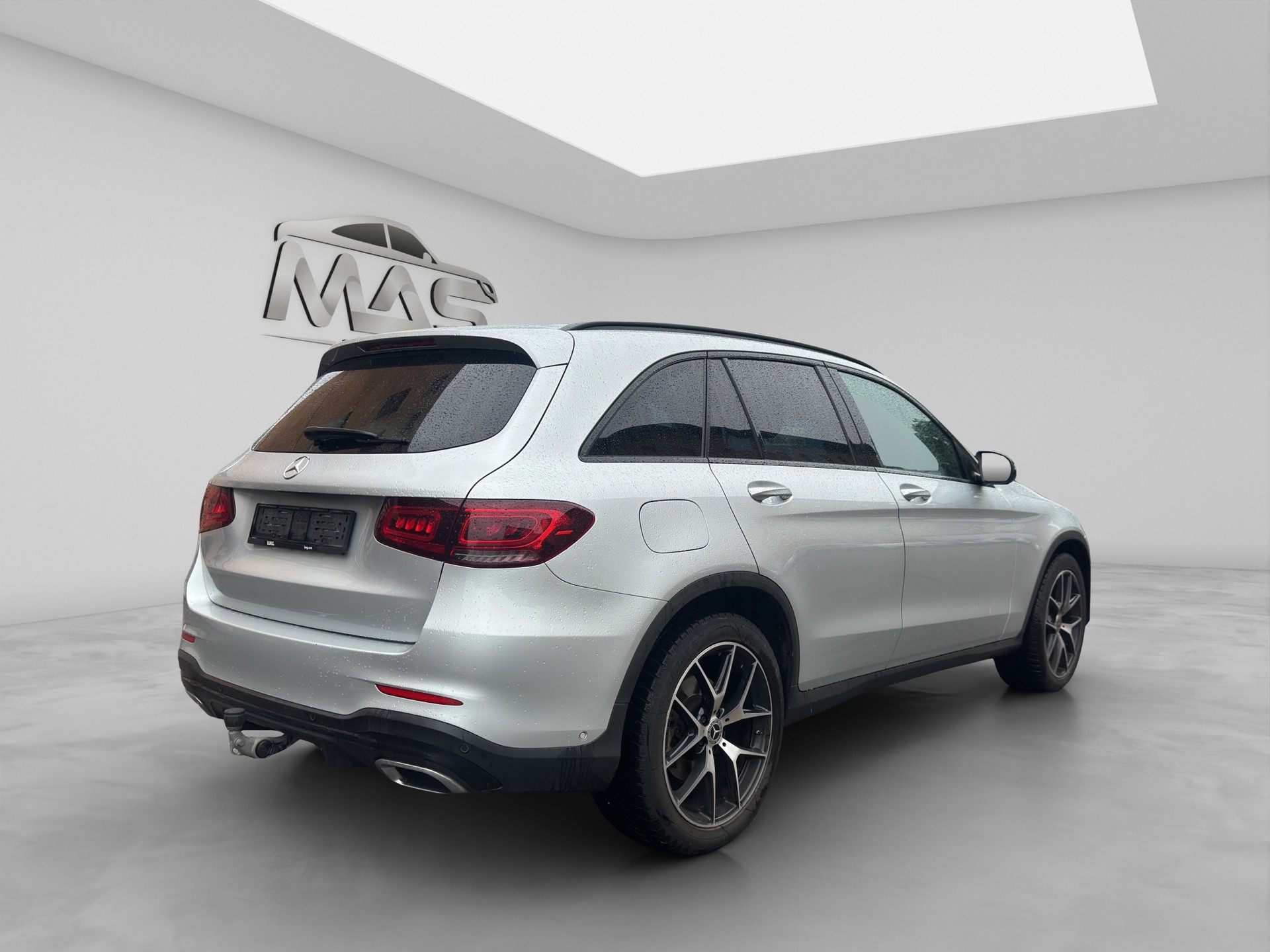 MERCEDES-BENZ GLC 220 d AMG Line 4Matic 9G-Tronic-image-5