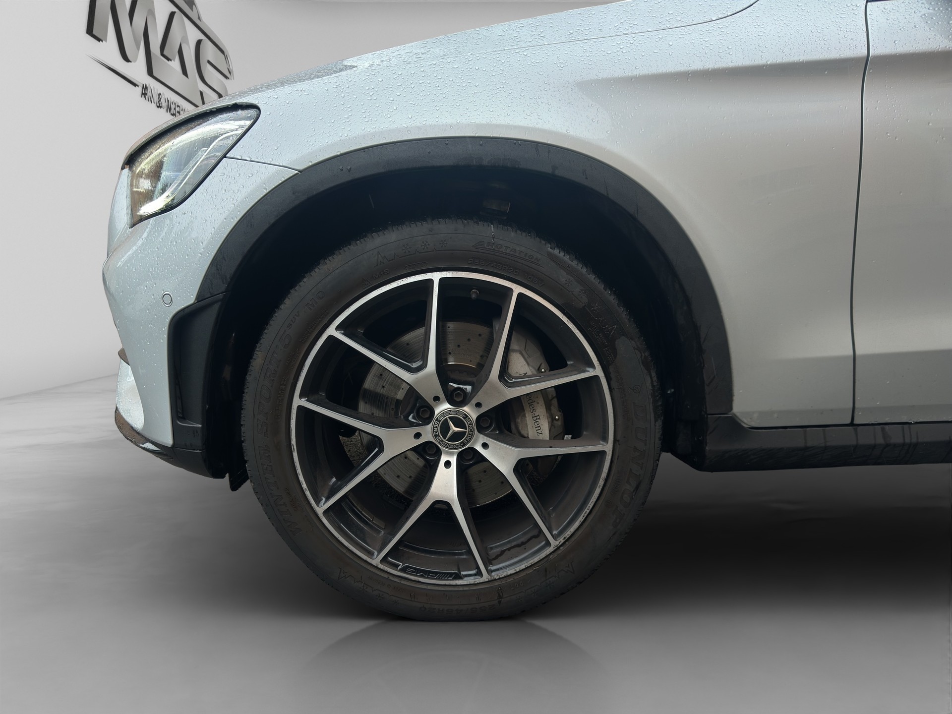 MERCEDES-BENZ GLC 220 d AMG Line 4Matic 9G-Tronic-image-19
