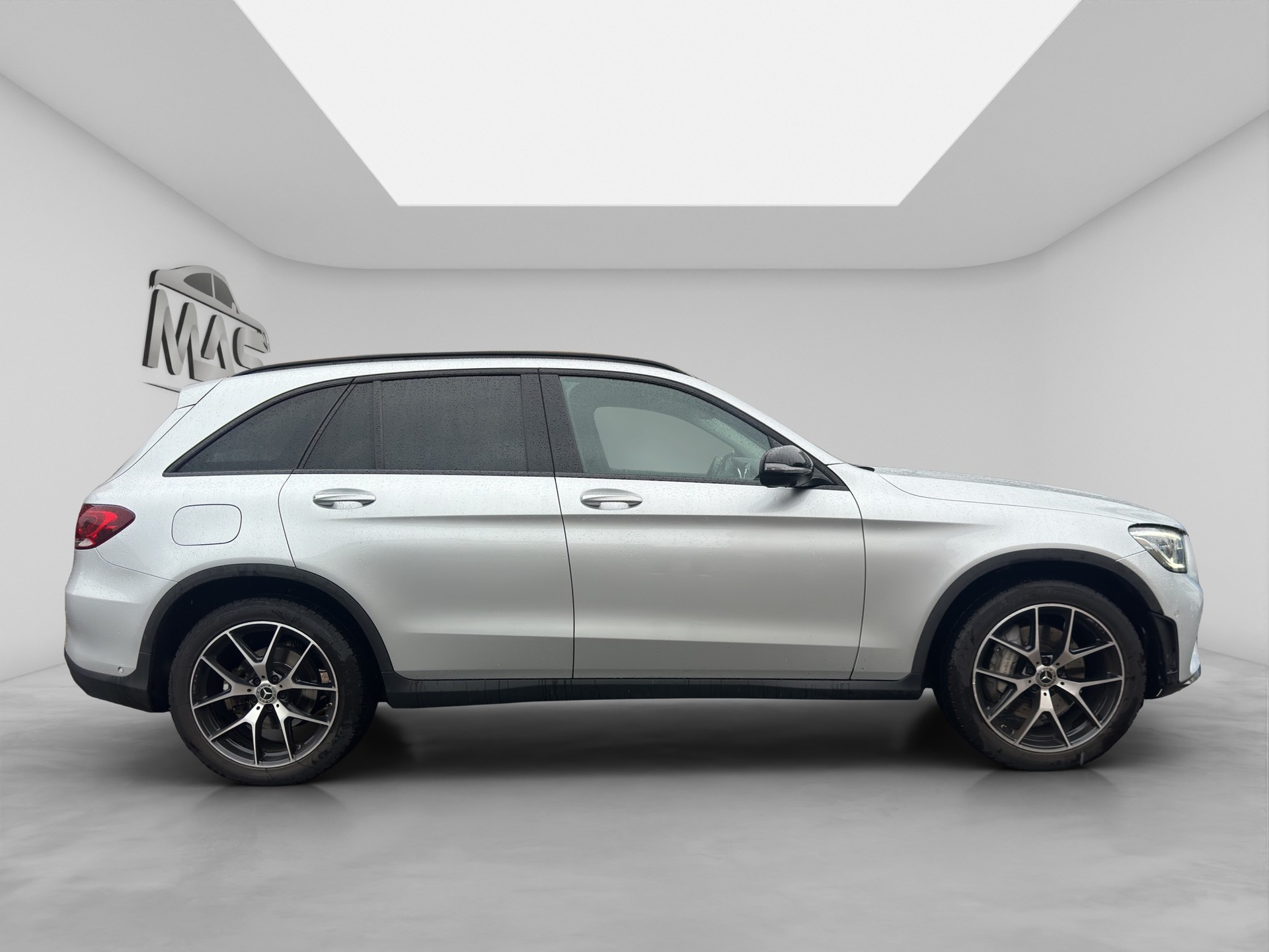 MERCEDES-BENZ GLC 220 d AMG Line 4Matic 9G-Tronic-image-6