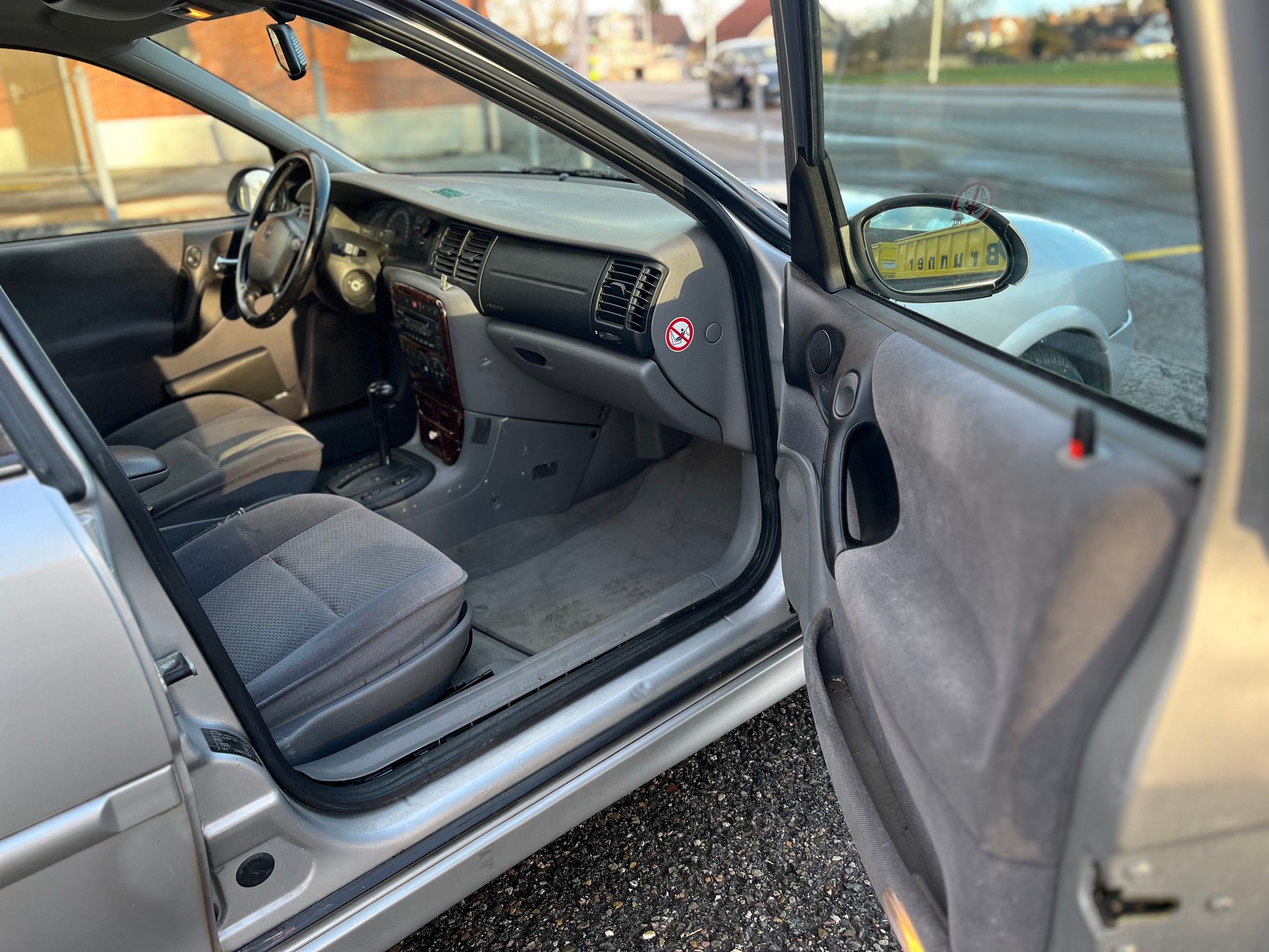 OPEL Automat km:136000 Benzin 2,0i mit Klimaanlage-image-8