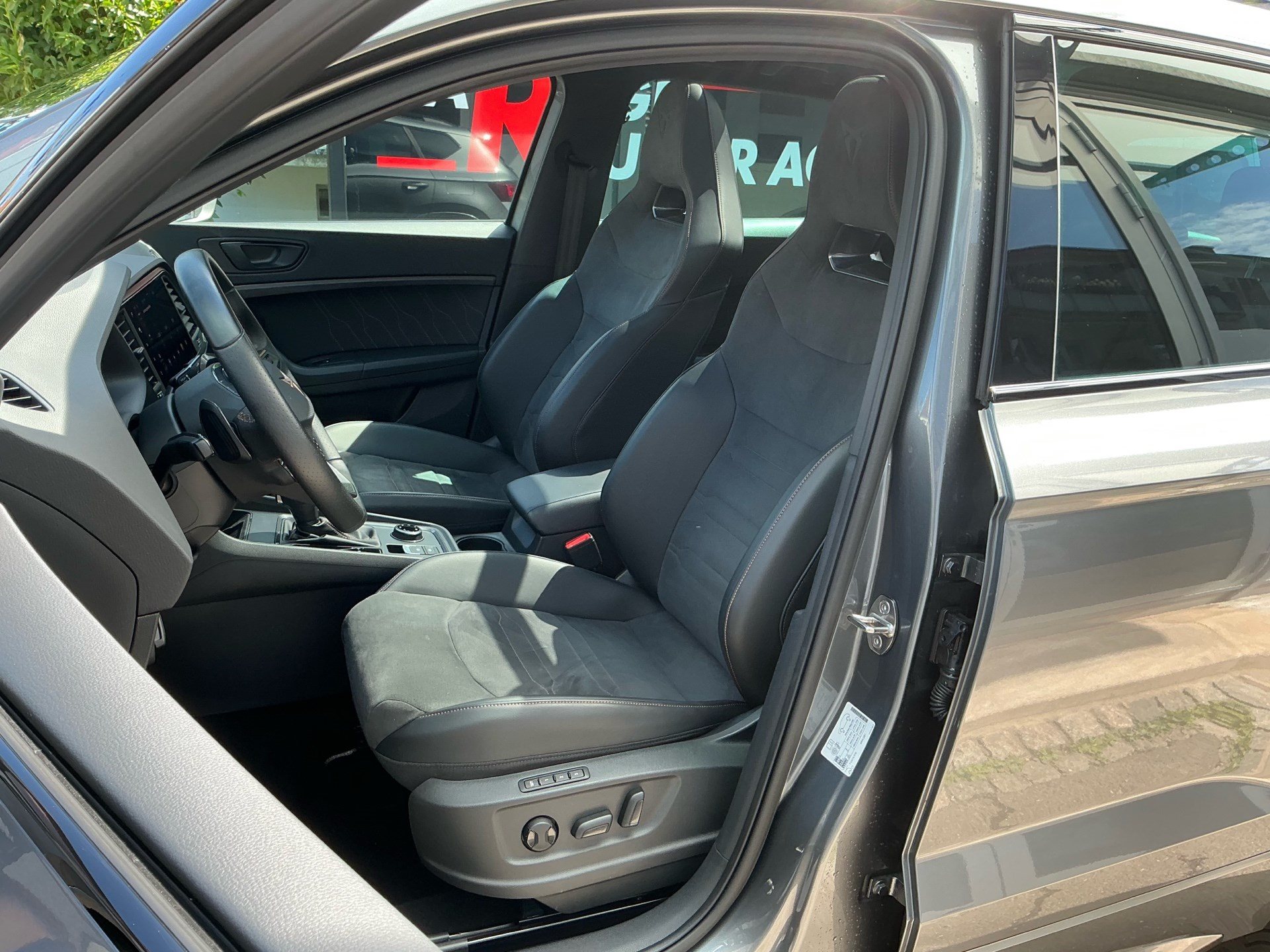 CUPRA Ateca VZ 4 DRIVE *** PANORAMAGLASDACH & ANHÄNGEKUPPLUNG ***-image-7