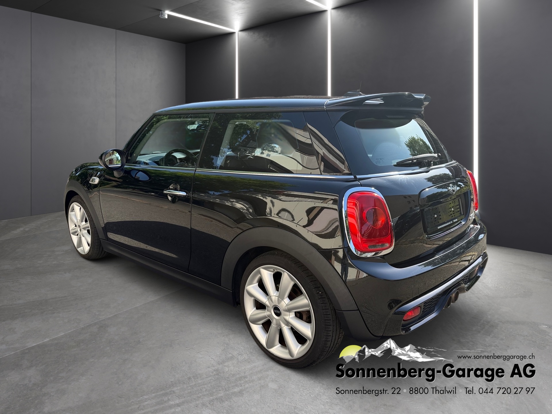 MINI Cooper S-showroom-element-3