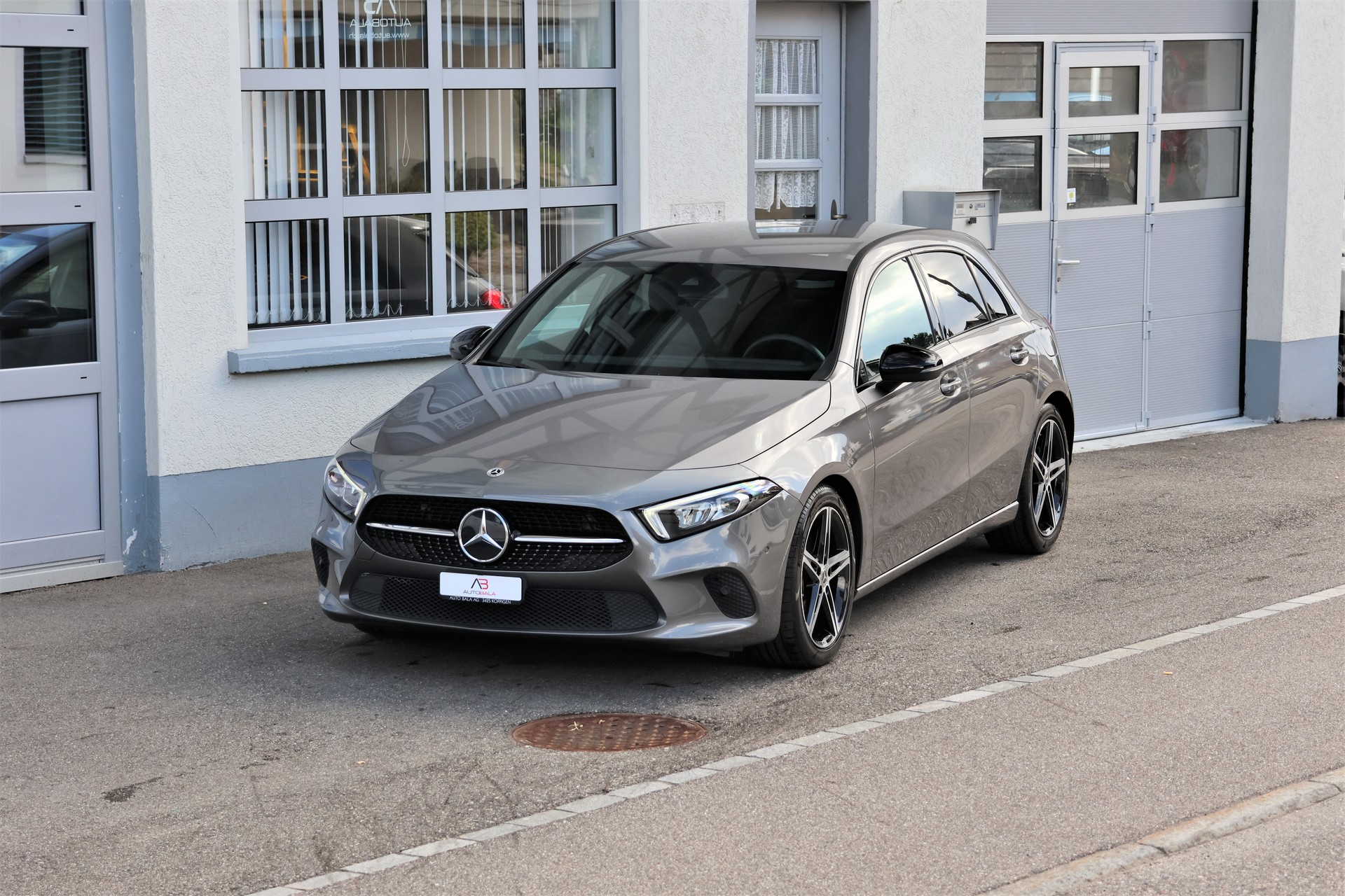 MERCEDES-BENZ A 180 Night Star 7G-DCT (CH)