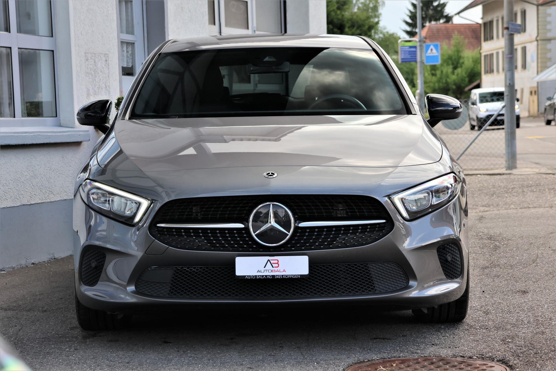 MERCEDES-BENZ A 180 Night Star 7G-DCT (CH)-showroom-element-1
