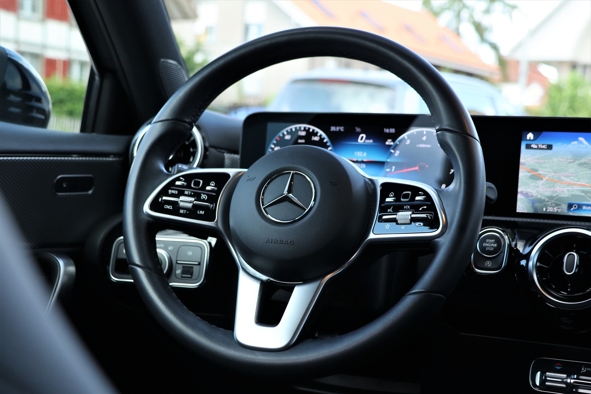 MERCEDES-BENZ A 180 Night Star 7G-DCT (CH)-image-13