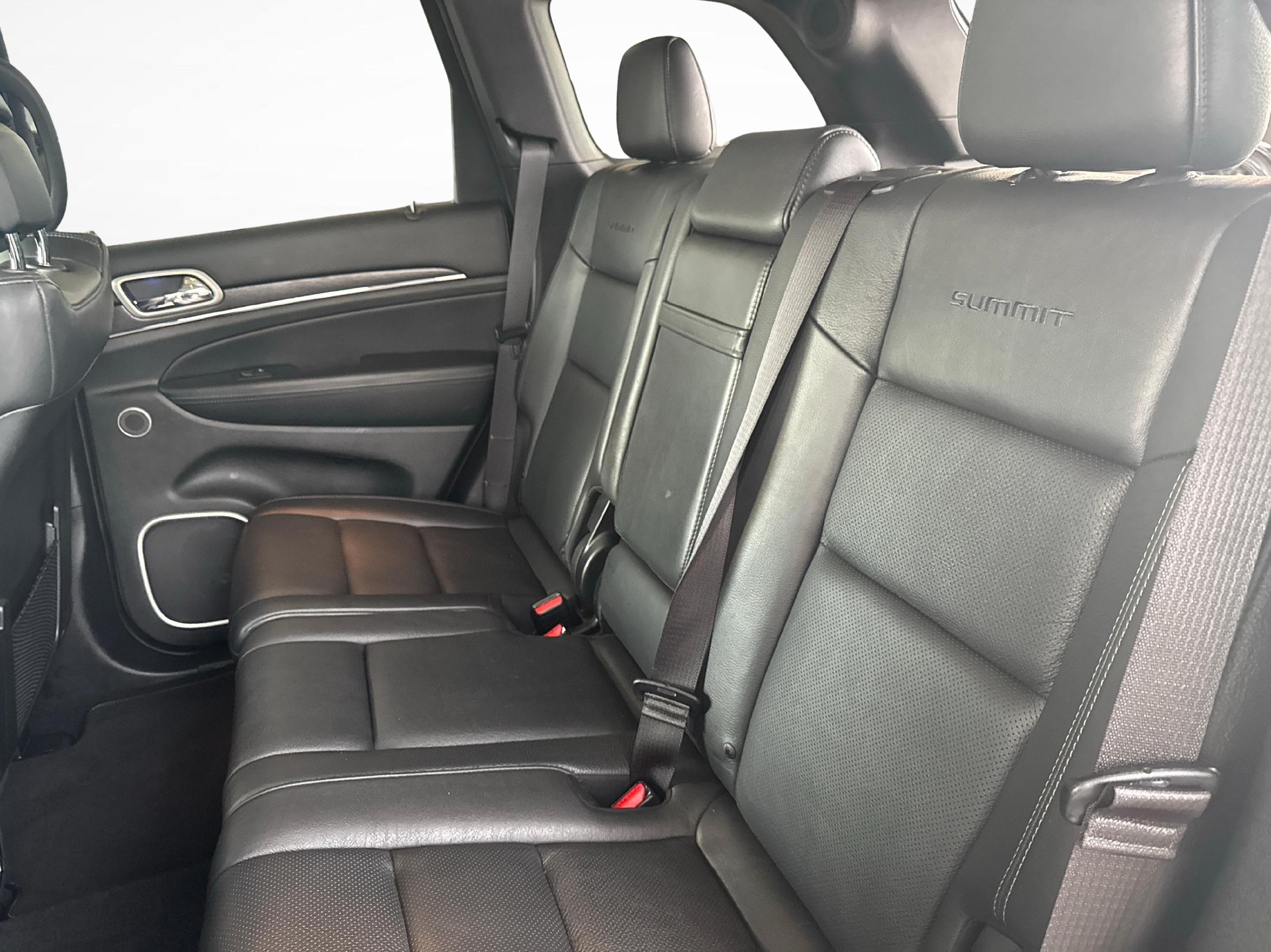 JEEP Grand Cherokee 3.0 CRD 250 Summit / ab 3,99% Leasing bei Abschluss einer Protect Autoversicherung-image-10