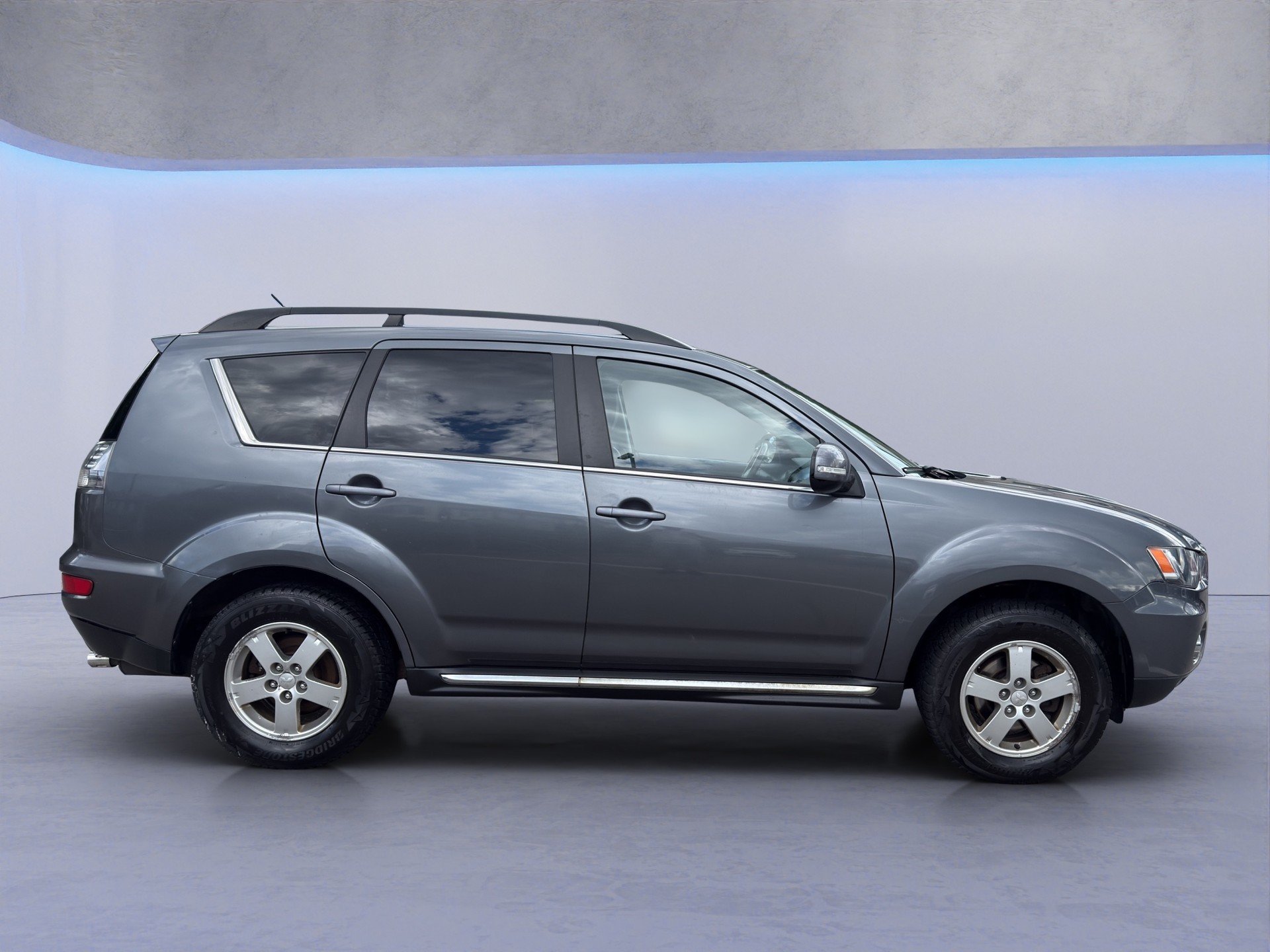 MITSUBISHI Outlander 2.2 DID Inform 4WD-image-4