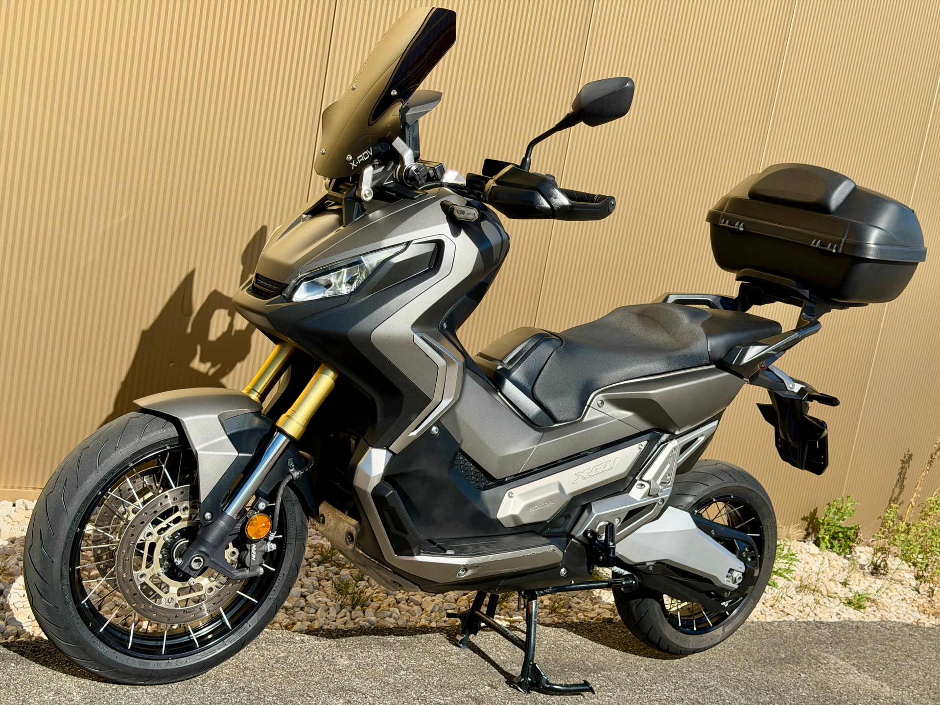HONDA X-ADV 750 ABS-image-9