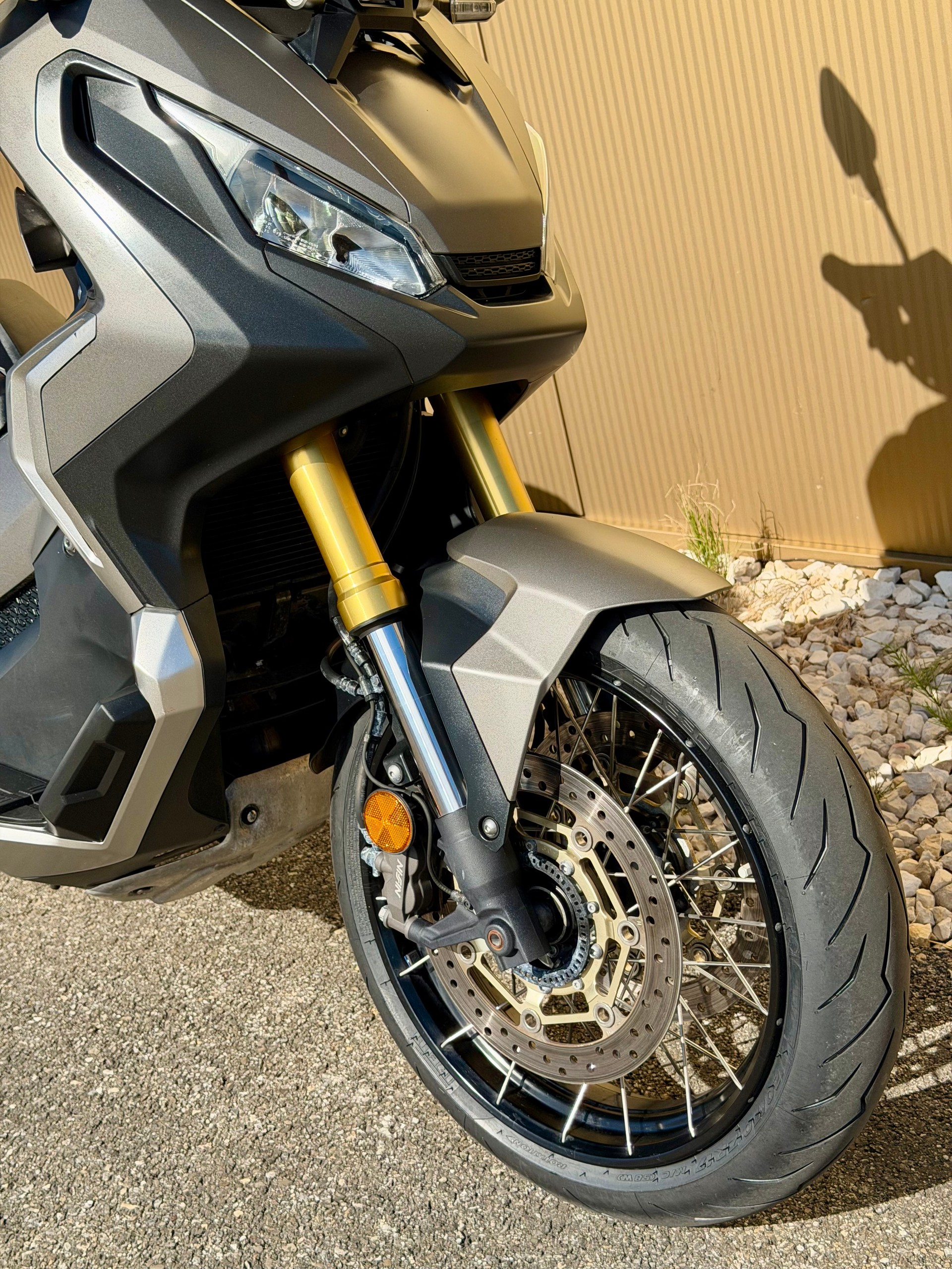 HONDA X-ADV 750 ABS-image-1