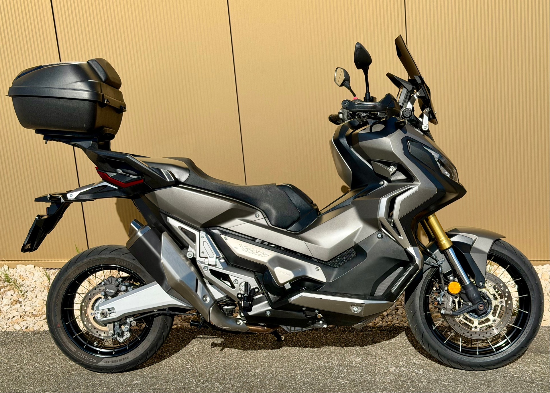 HONDA X-ADV 750 ABS-image-3