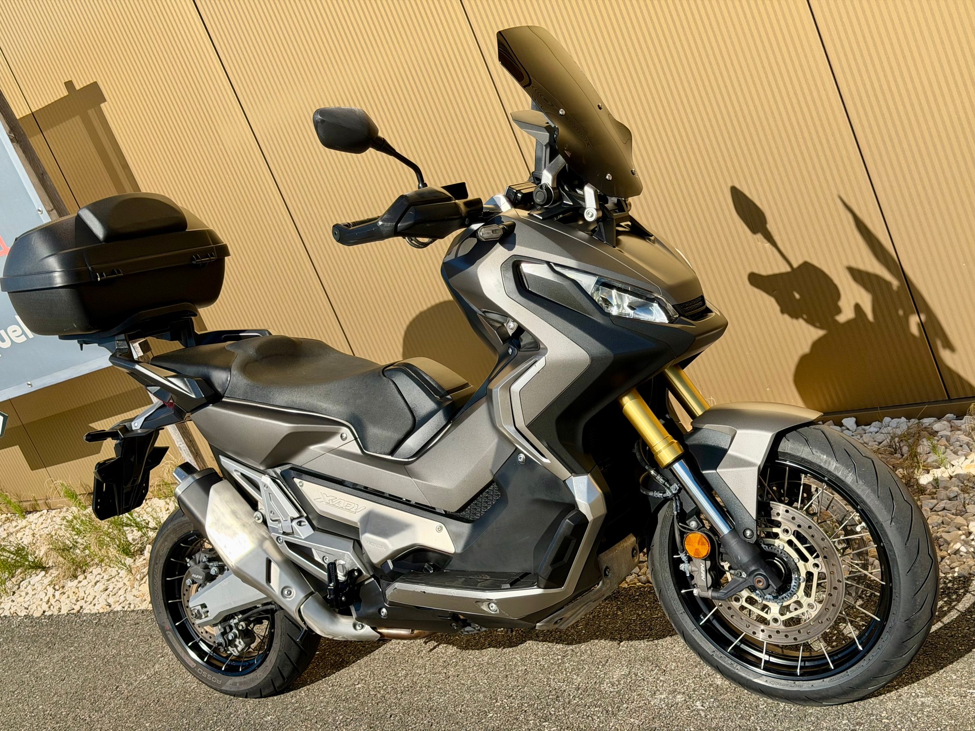 HONDA X-ADV 750 ABS-image-2