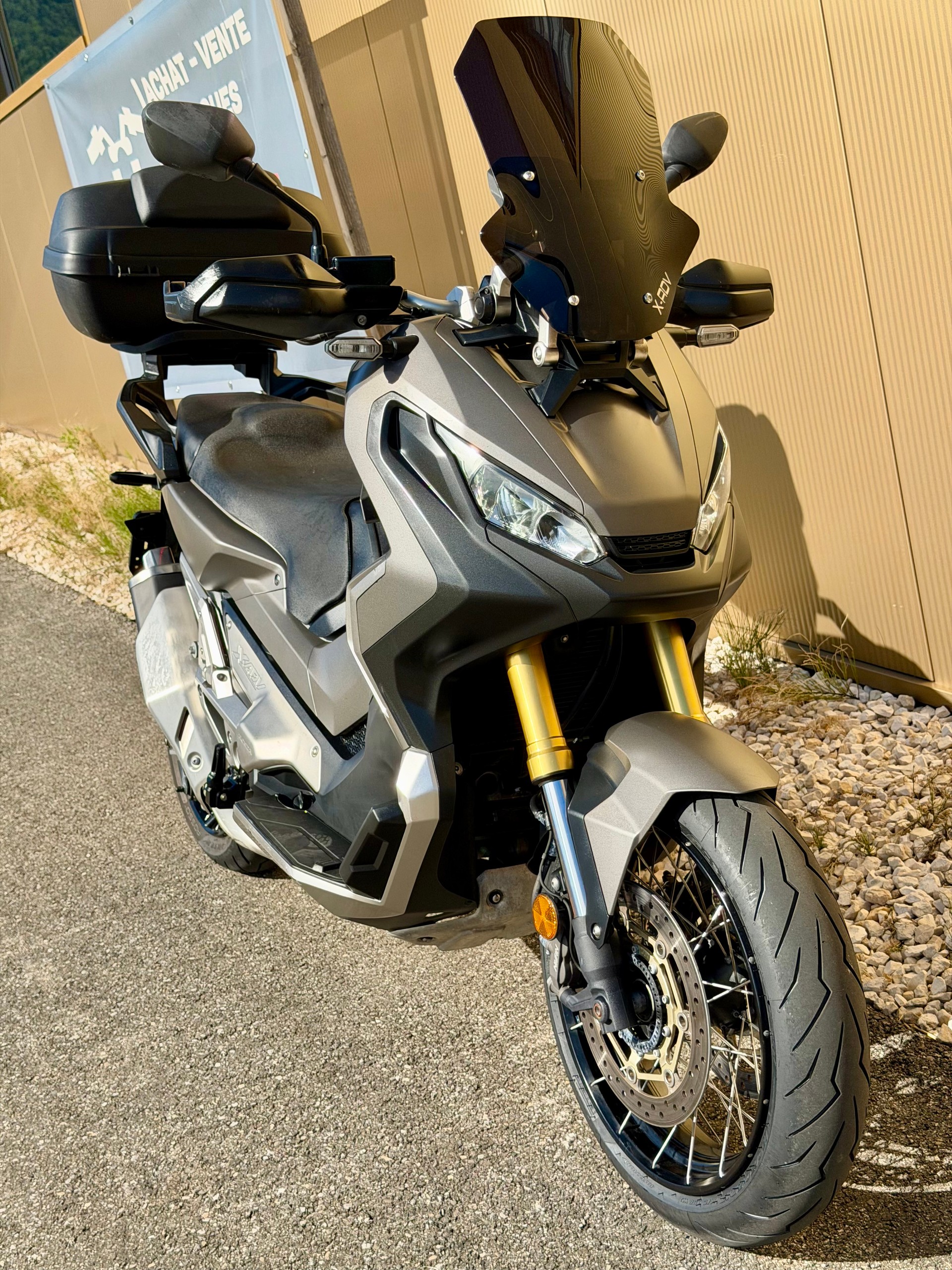 HONDA X-ADV 750 ABS-image-0