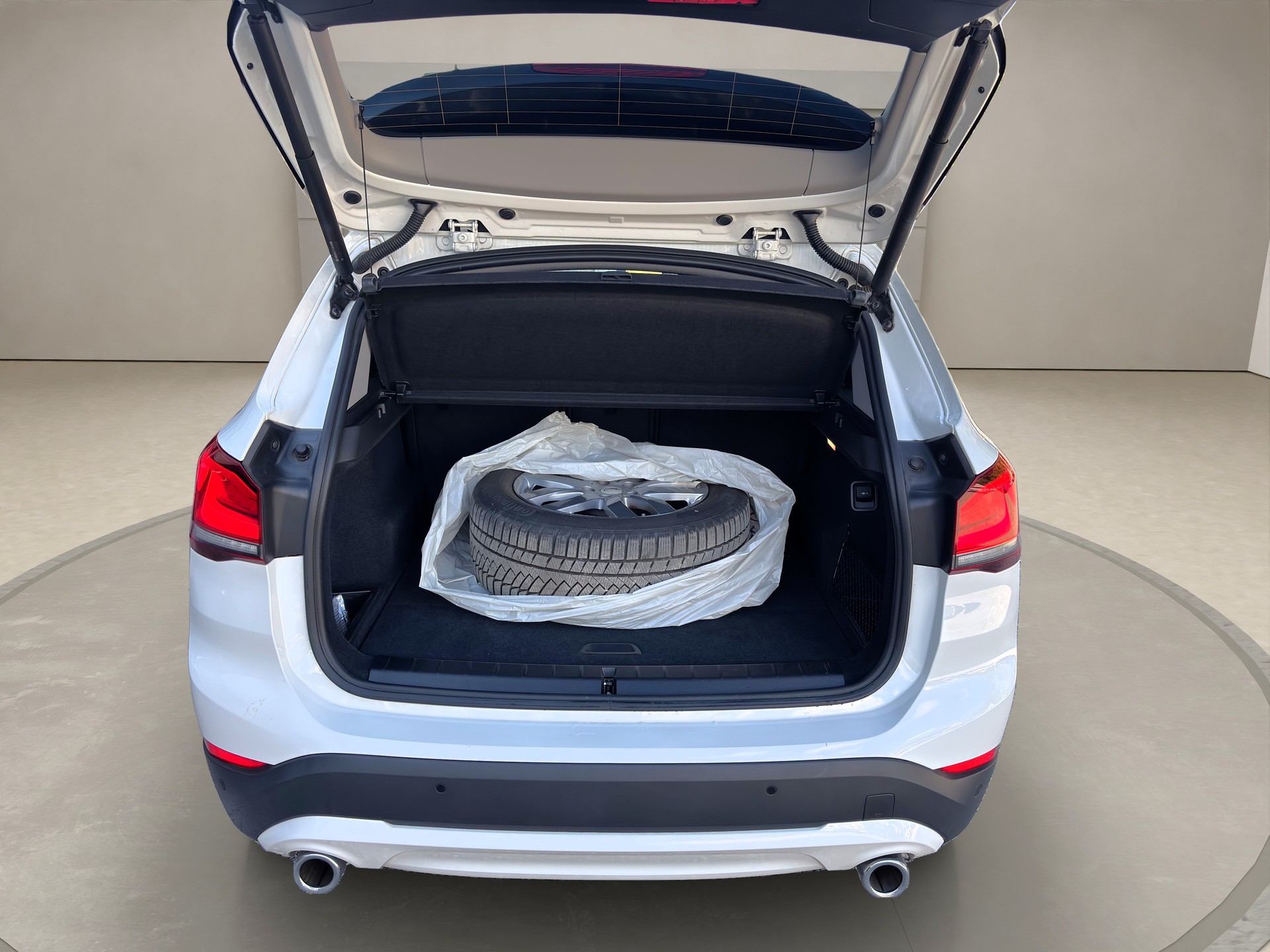BMW X1 xDrive 20d Steptronic ✅CH-Fahrzeug & Gratis-Service und 8-fach bereift auf ALU✅-image-14