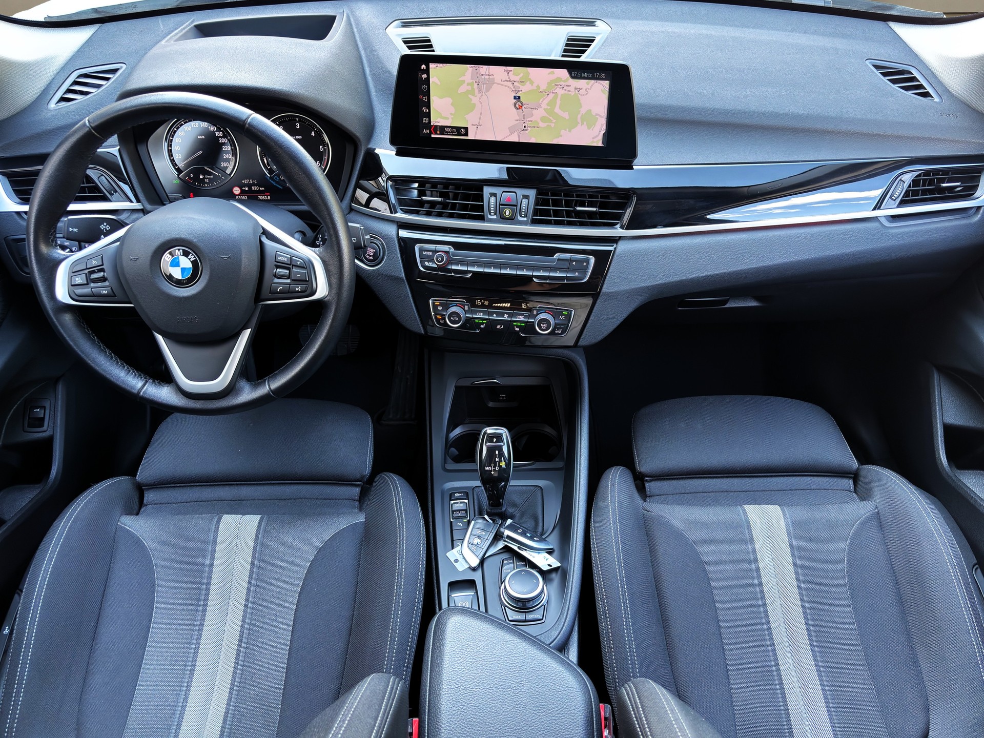 BMW X1 xDrive 20d Steptronic ✅CH-Fahrzeug & Gratis-Service und 8-fach bereift auf ALU✅-image-7