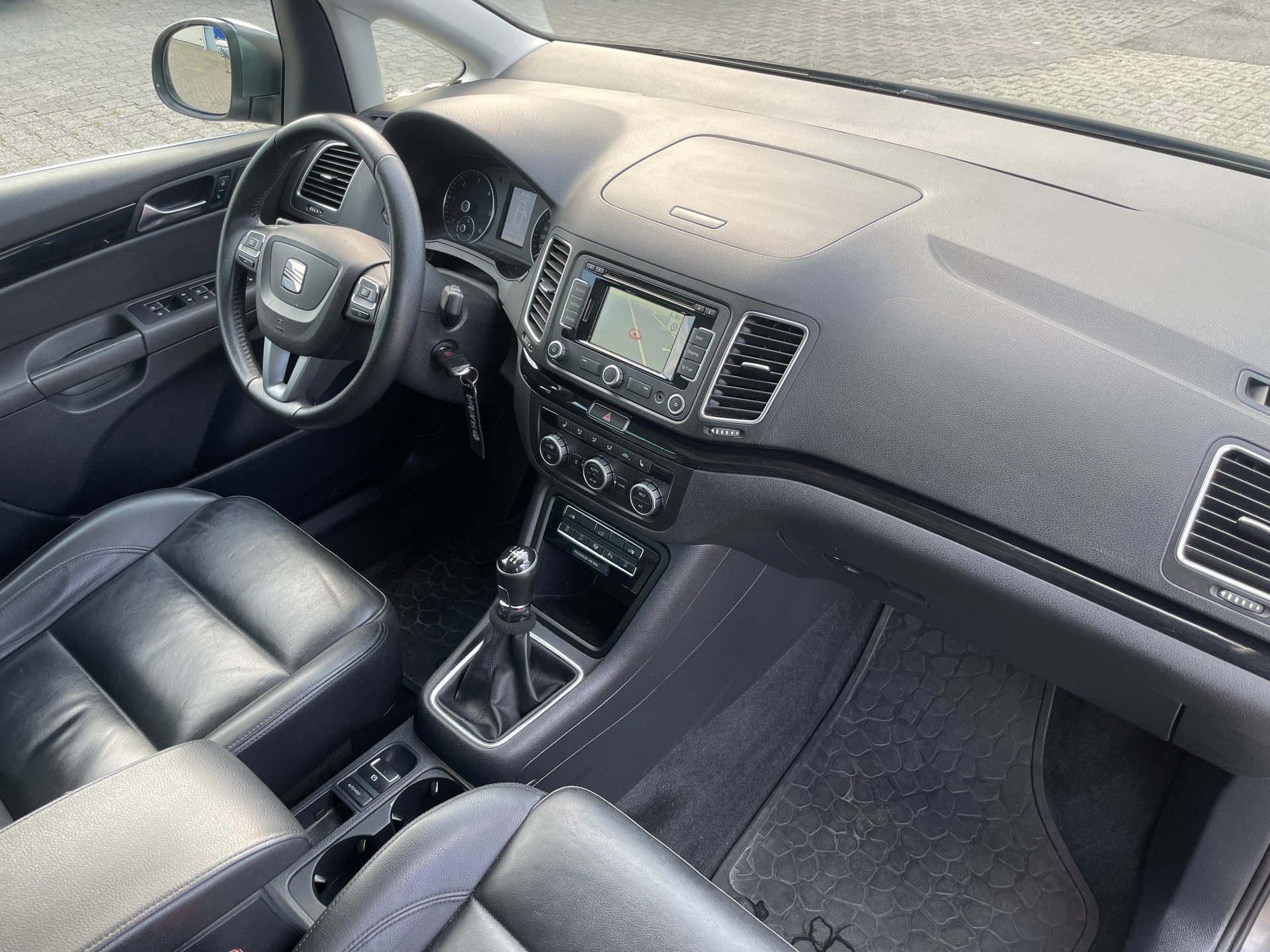 SEAT Alhambra 2.0 TDI Reference 4x4 * 7 Plätzer Airbag Lampe brennt *-image-13