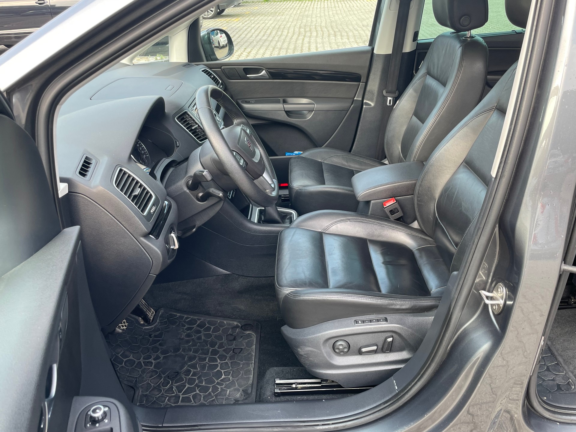 SEAT Alhambra 2.0 TDI Reference 4x4 * 7 Plätzer Airbag Lampe brennt *-image-10
