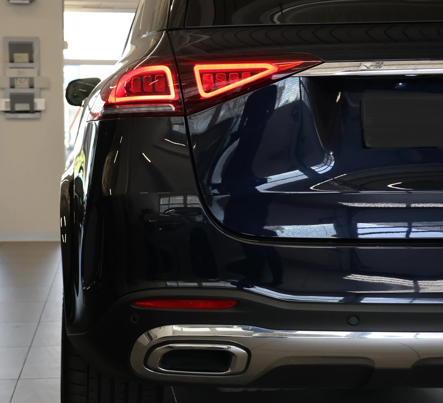 MERCEDES-BENZ GLE 450 AMG Line 4matic-image-4